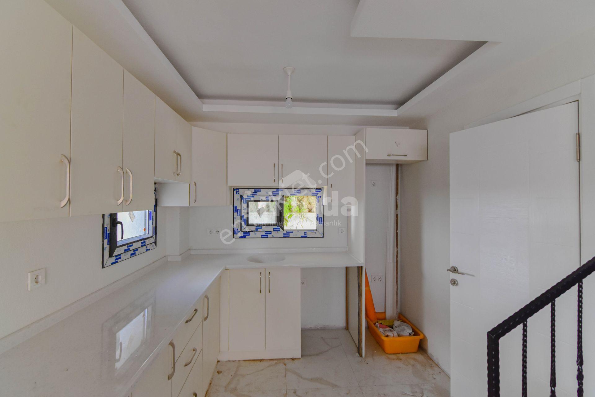 Kuşadası Kadınlar Denizinde Sıfır 2+1 Bahçeli Yazlık - Görsel 9