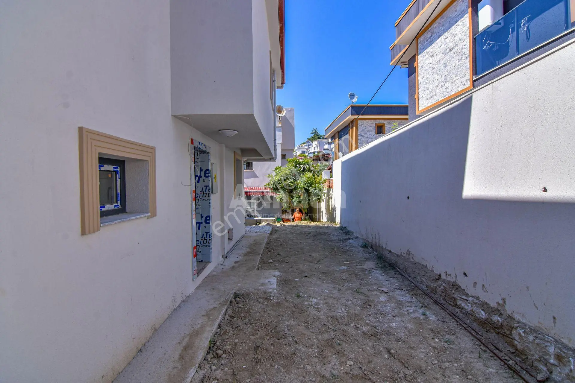 Kuşadası Kadınlar Denizinde Sıfır 2+1 Bahçeli Yazlık - Görsel 4