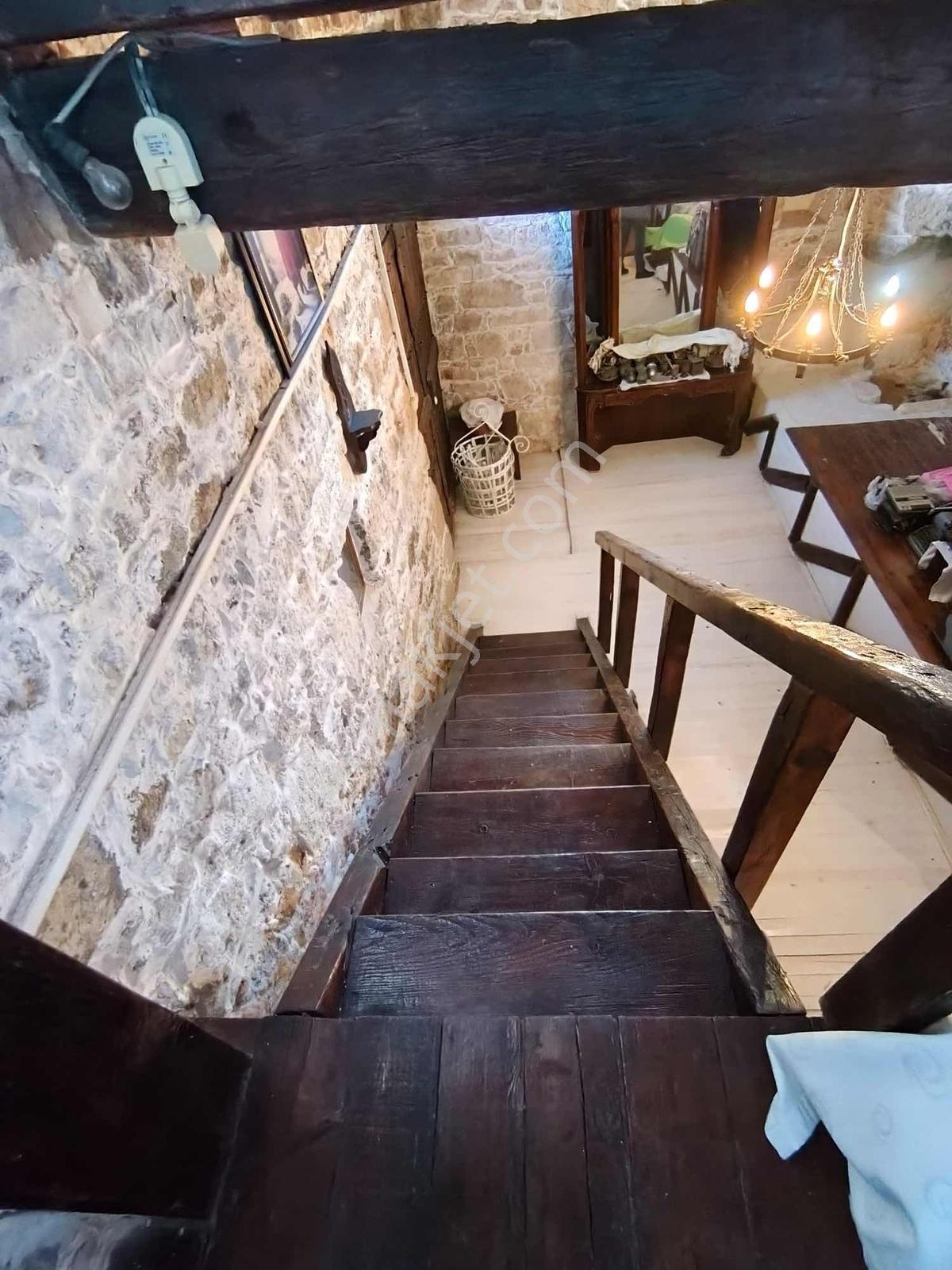 Foça Ilıpınar Köyiçi Muhteşem Konumda Satılık Taş Ev - Görsel 32