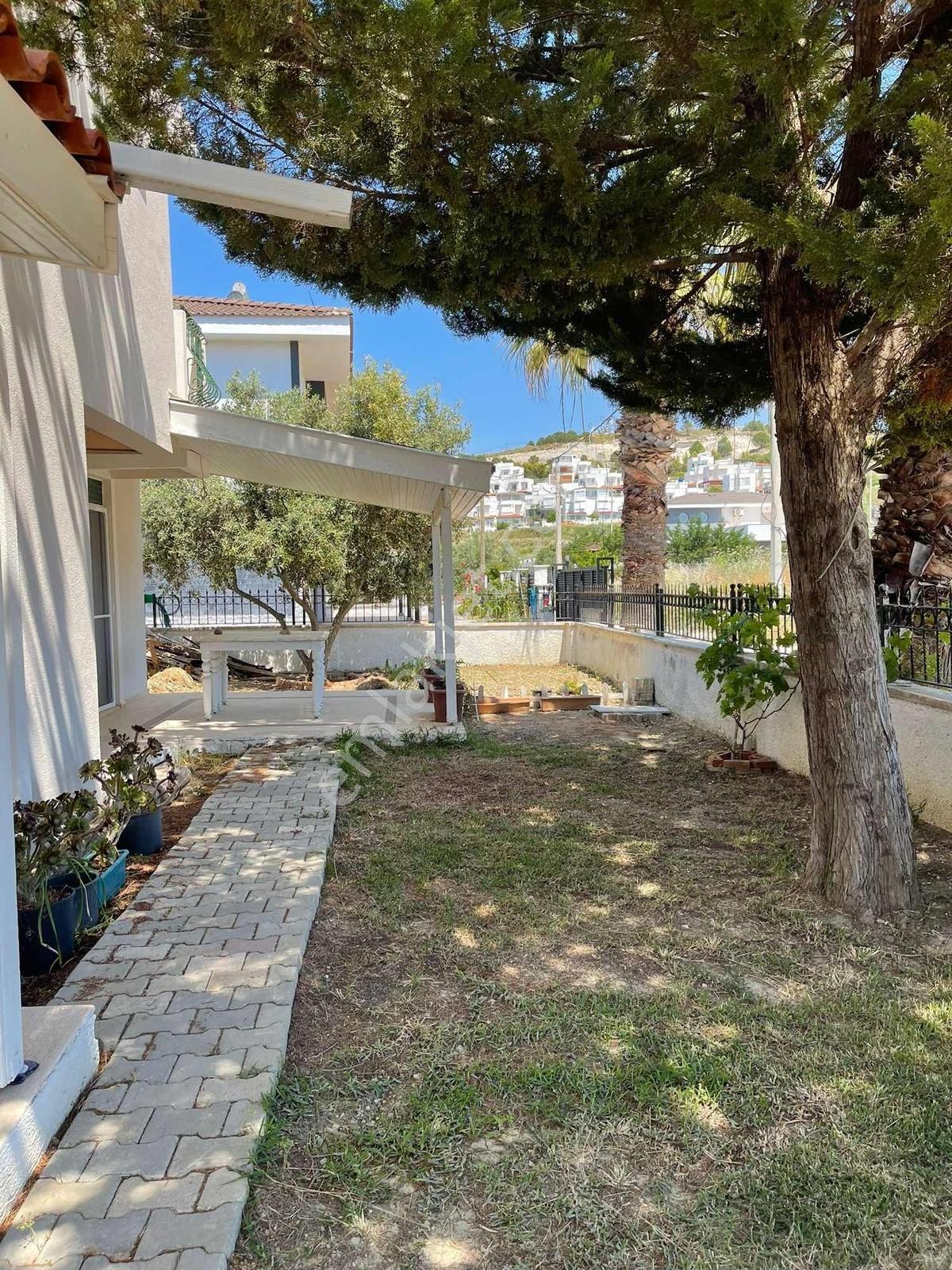 İzmir'in İncisi Çeşme Çiftlikköy 3+1 Satılık Dublex Villa - Görsel 6