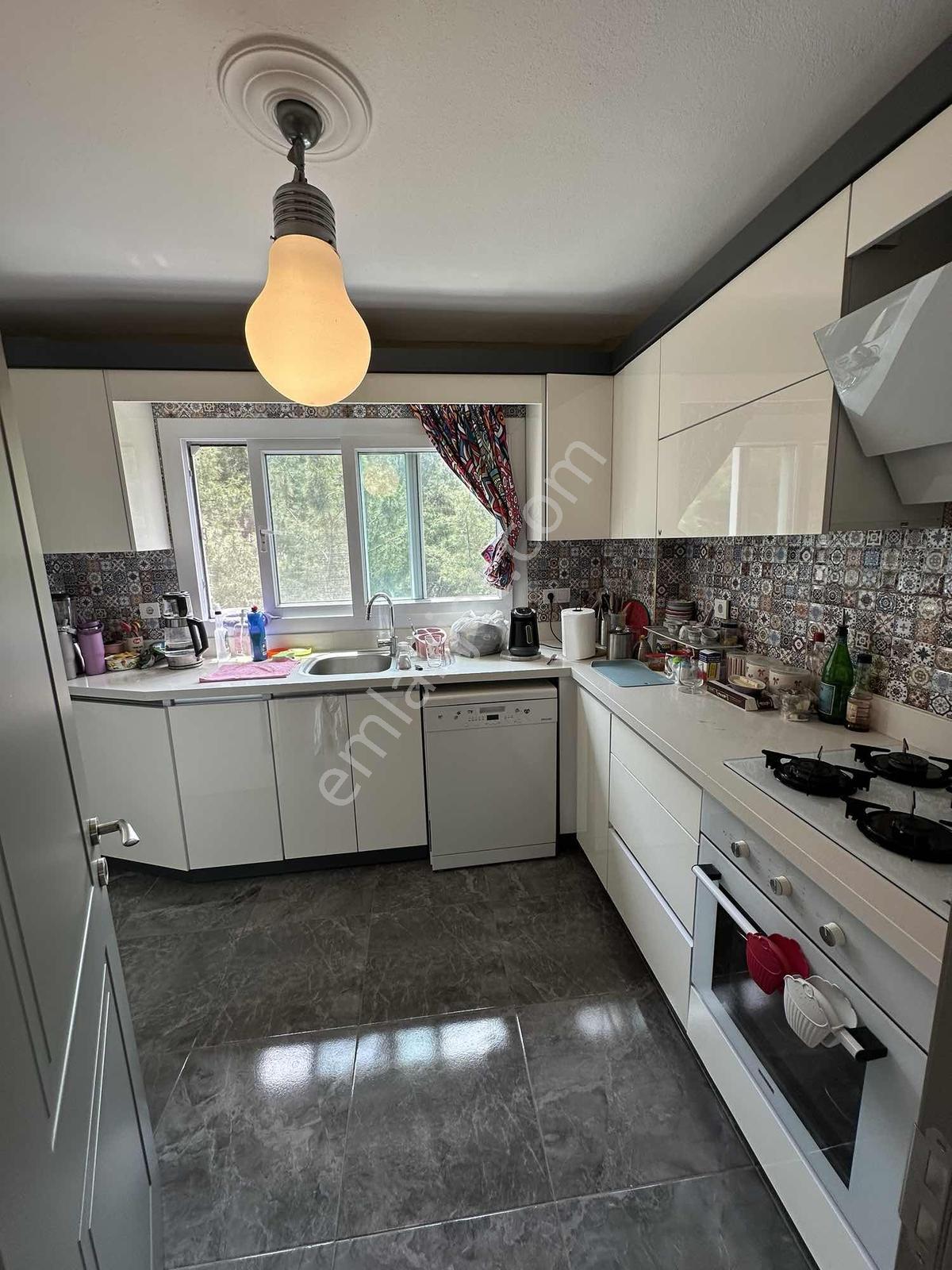 Tahsin Yazıcıda Deniz Manzaralı Asansörlü 3+1 Daire - Görsel 25