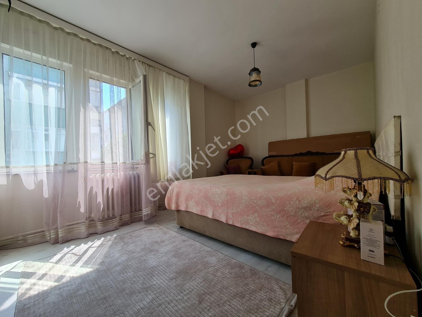 Zuhuratbabada Meydana Marmaraya Yakın 125m2 3+1 Arakat 95 Yapımı - Görsel 13
