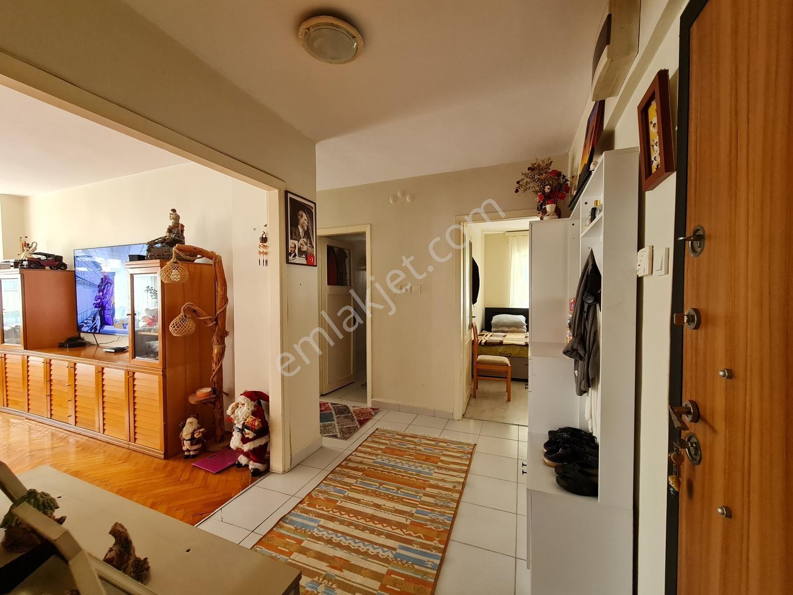 Zuhuratbabada Meydana Marmaraya Yakın 125m2 3+1 Arakat 95 Yapımı - Görsel 9
