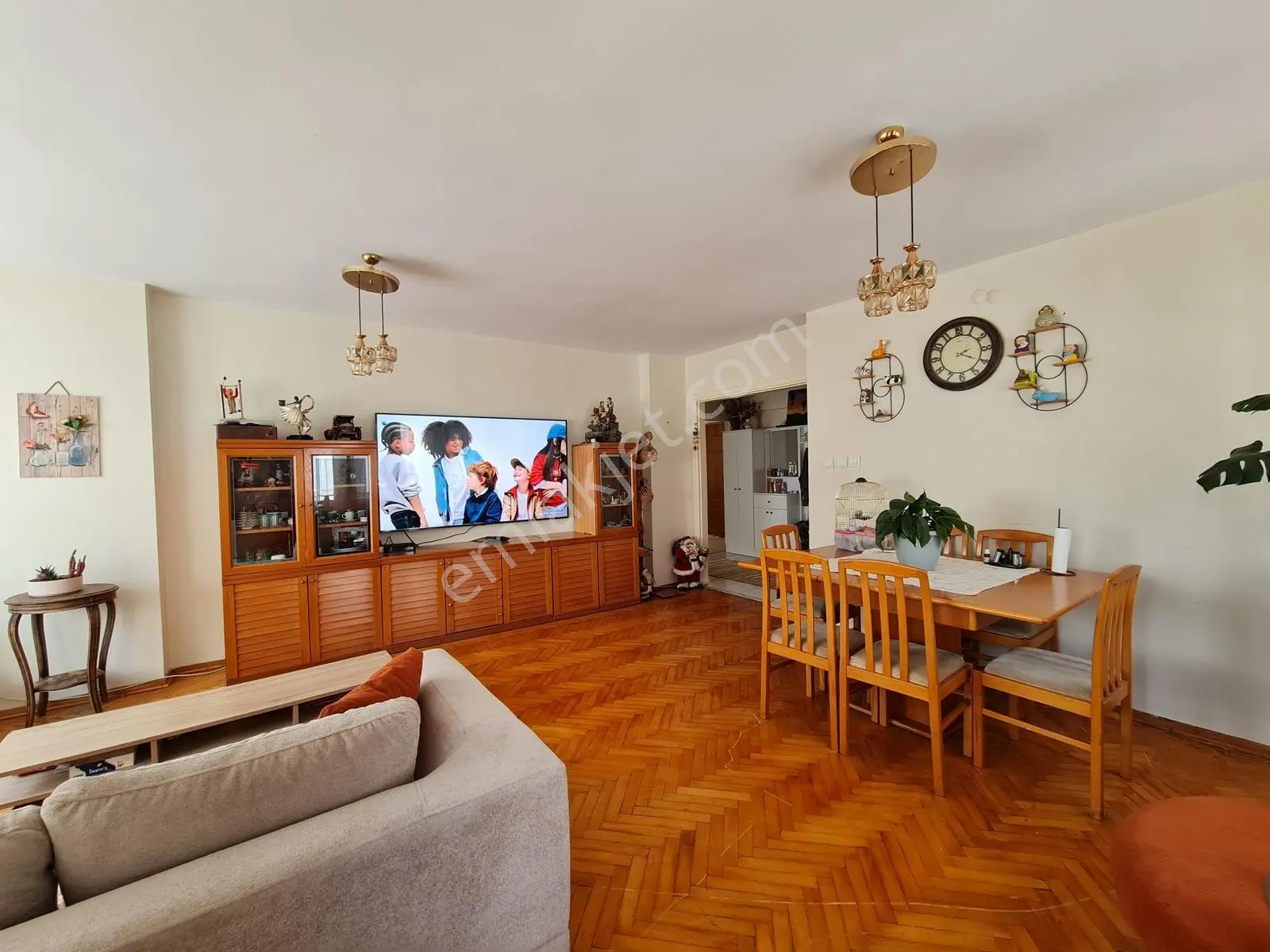 Zuhuratbabada Meydana Marmaraya Yakın 125m2 3+1 Arakat 95 Yapımı