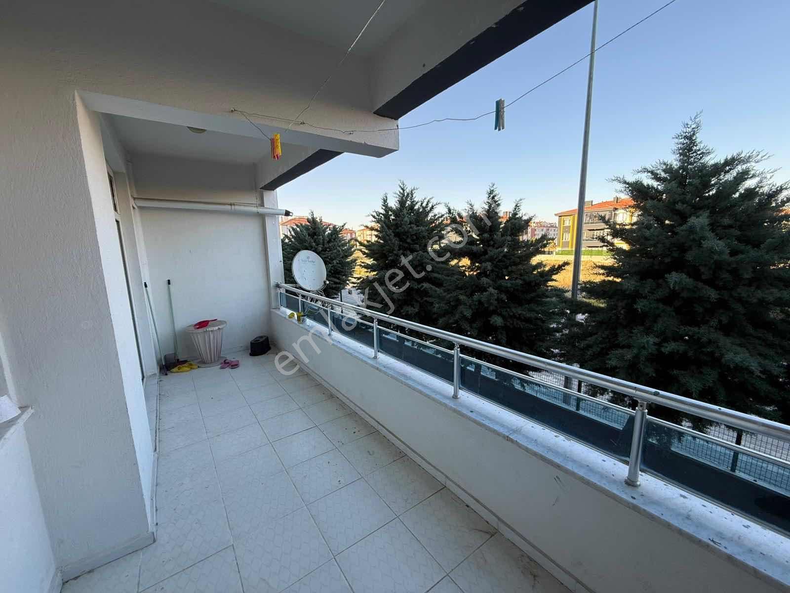 Net Emlaktan Eşyalı Ara Kat 1+1 Kiralık Daire - Görsel 2