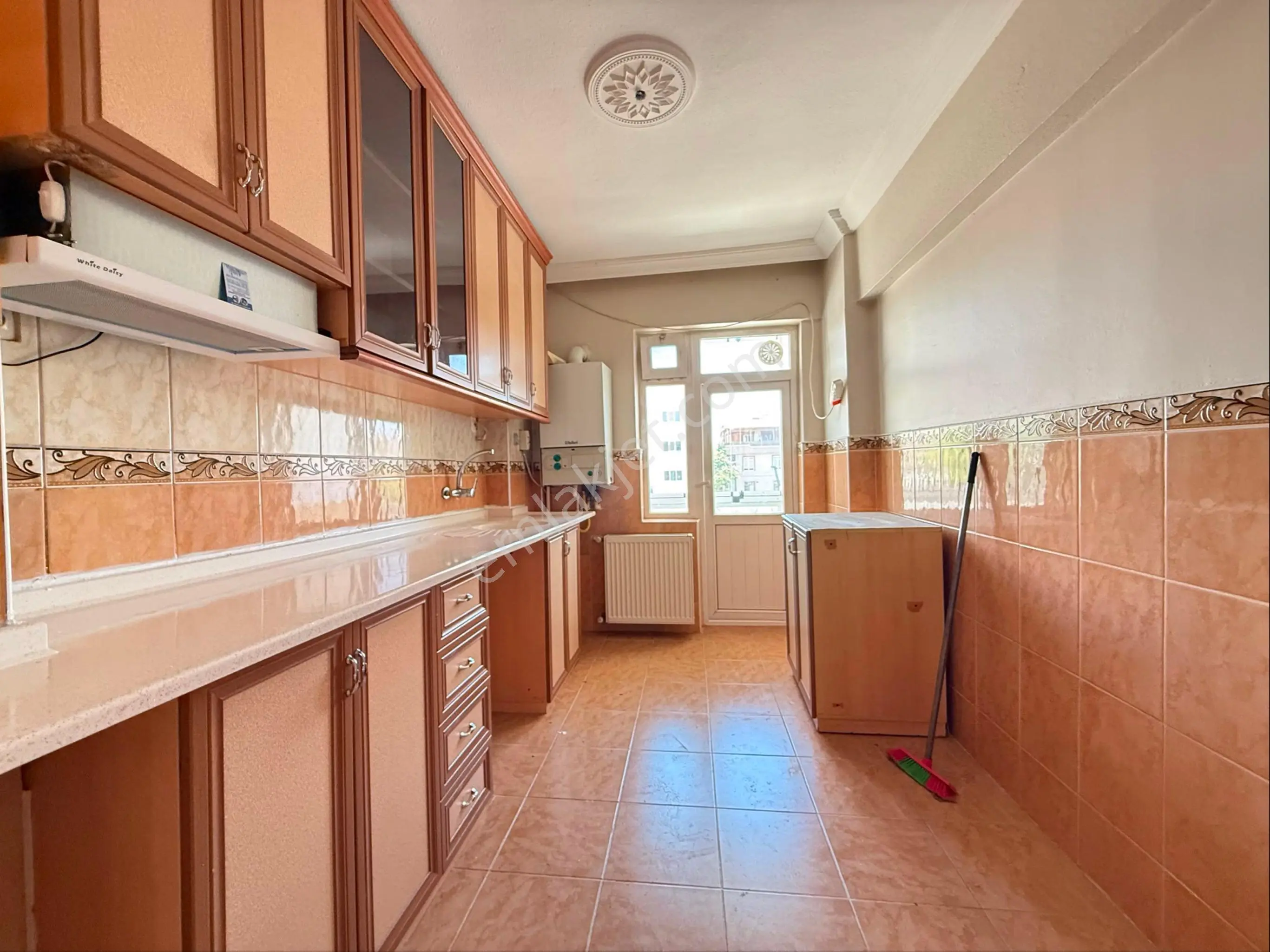 Tekin Emlaktan Şehir Hastanesi Ve Antares Avm Yakını Arakat Cadde Yanı 3+1 Kiralık Daire !!! - Görsel 2