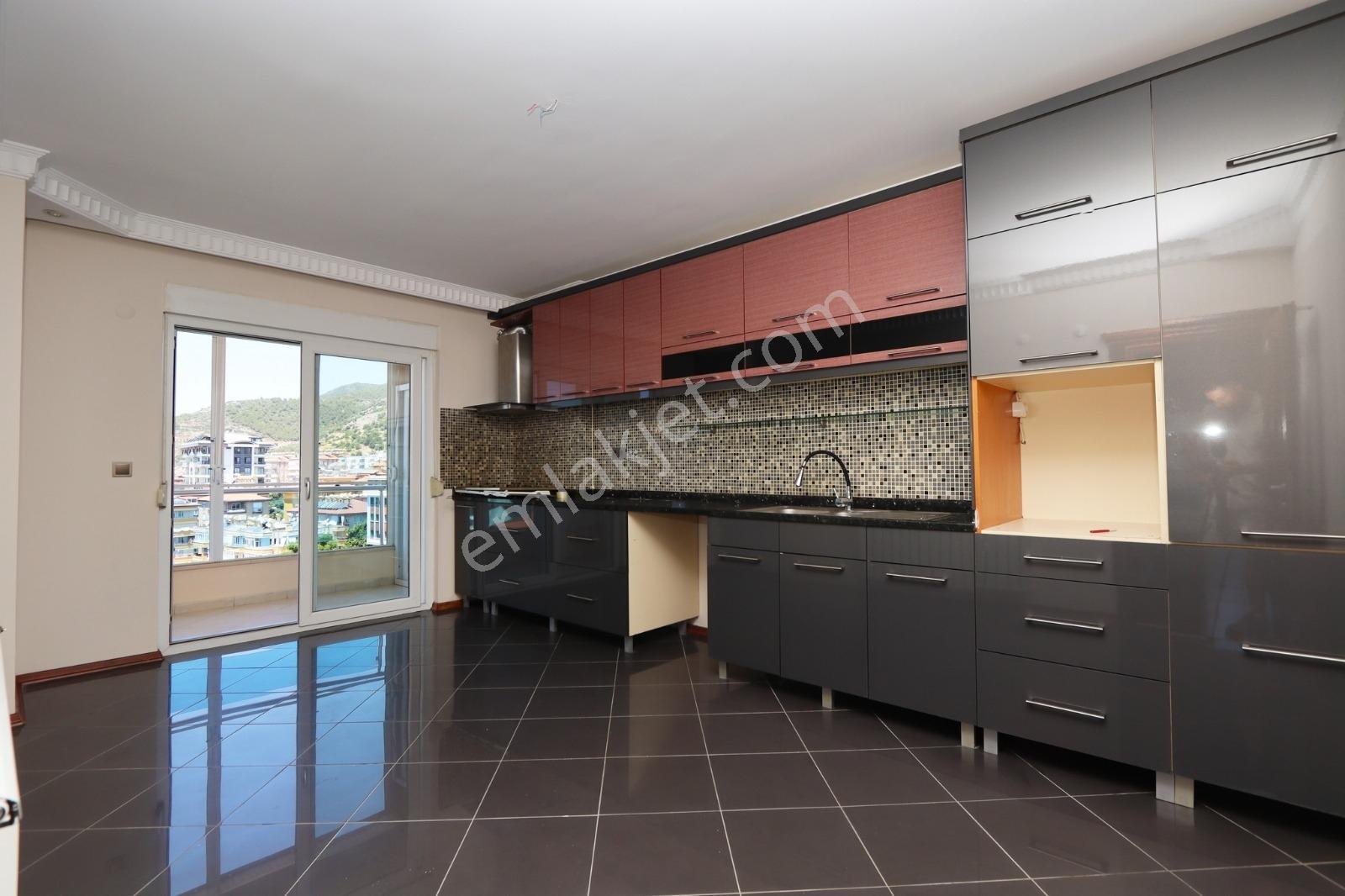 Alanya Merkez 5+1 Dublex 240m2 Lüx Aktivite Site Vatandaşlık Var - Görsel 14