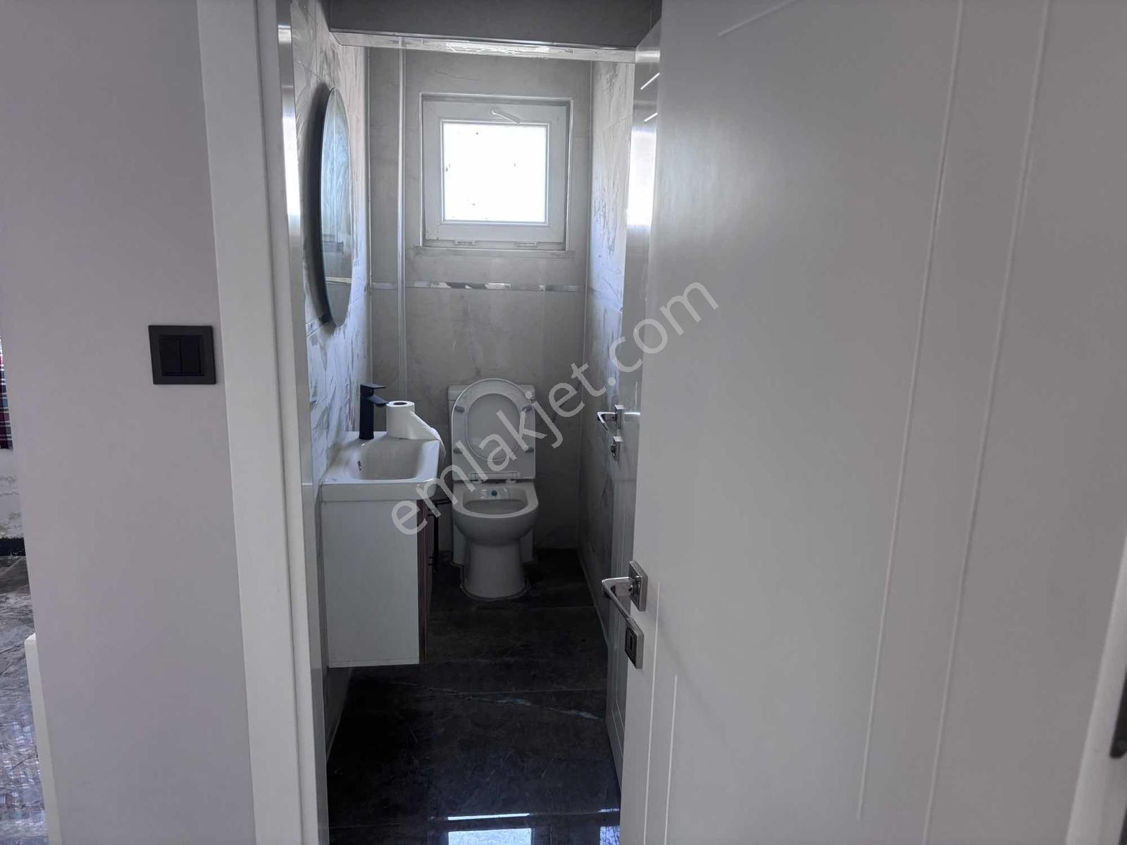 Remax Dem'den Barbaros Mahallesinde Komple Satılık 3+1 Bina - Görsel 3