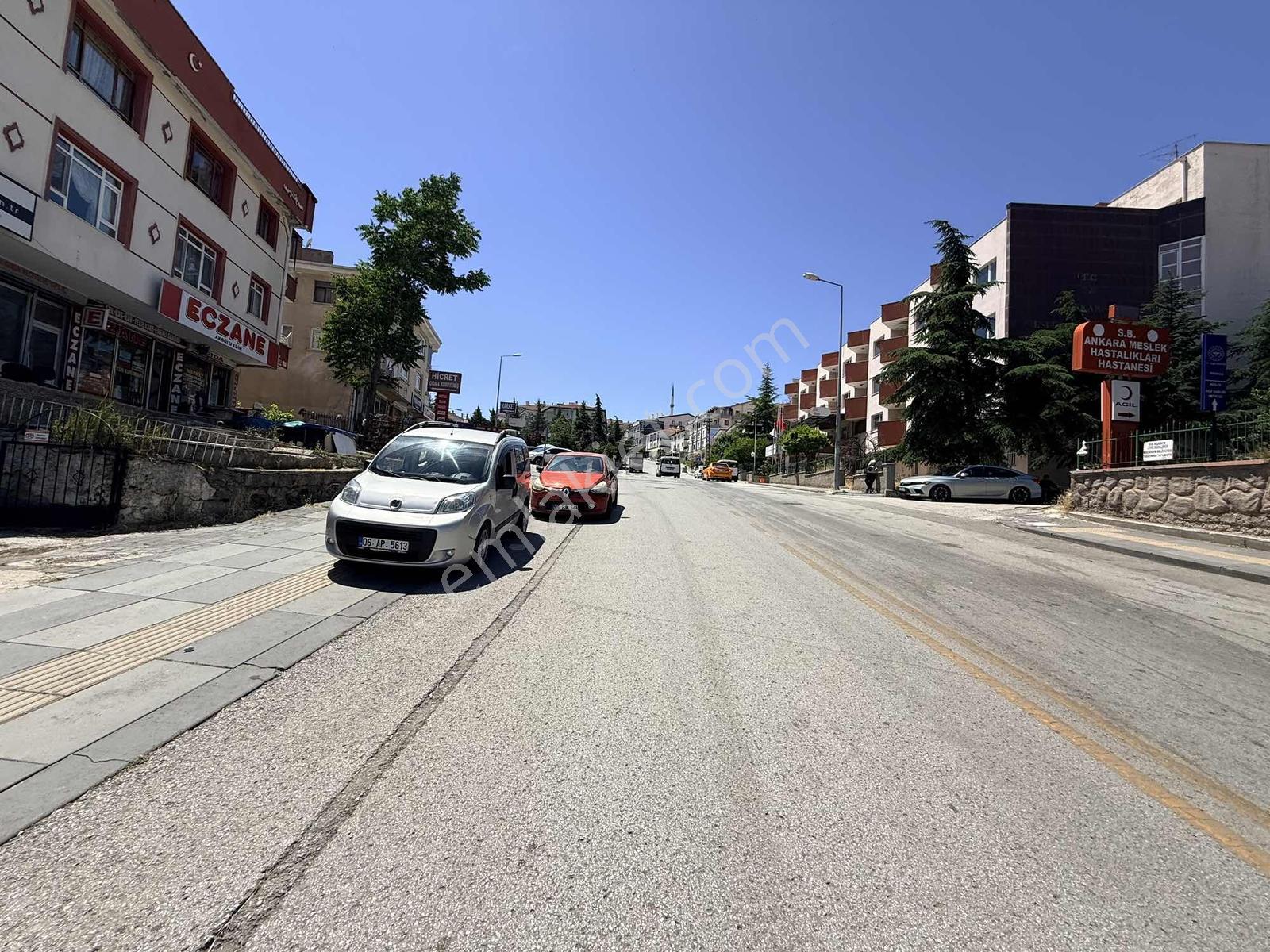 Atlılar Cad. Üzeri 30 M2 İçine Araba Girebilir Geniş Cepheli - Görsel 2