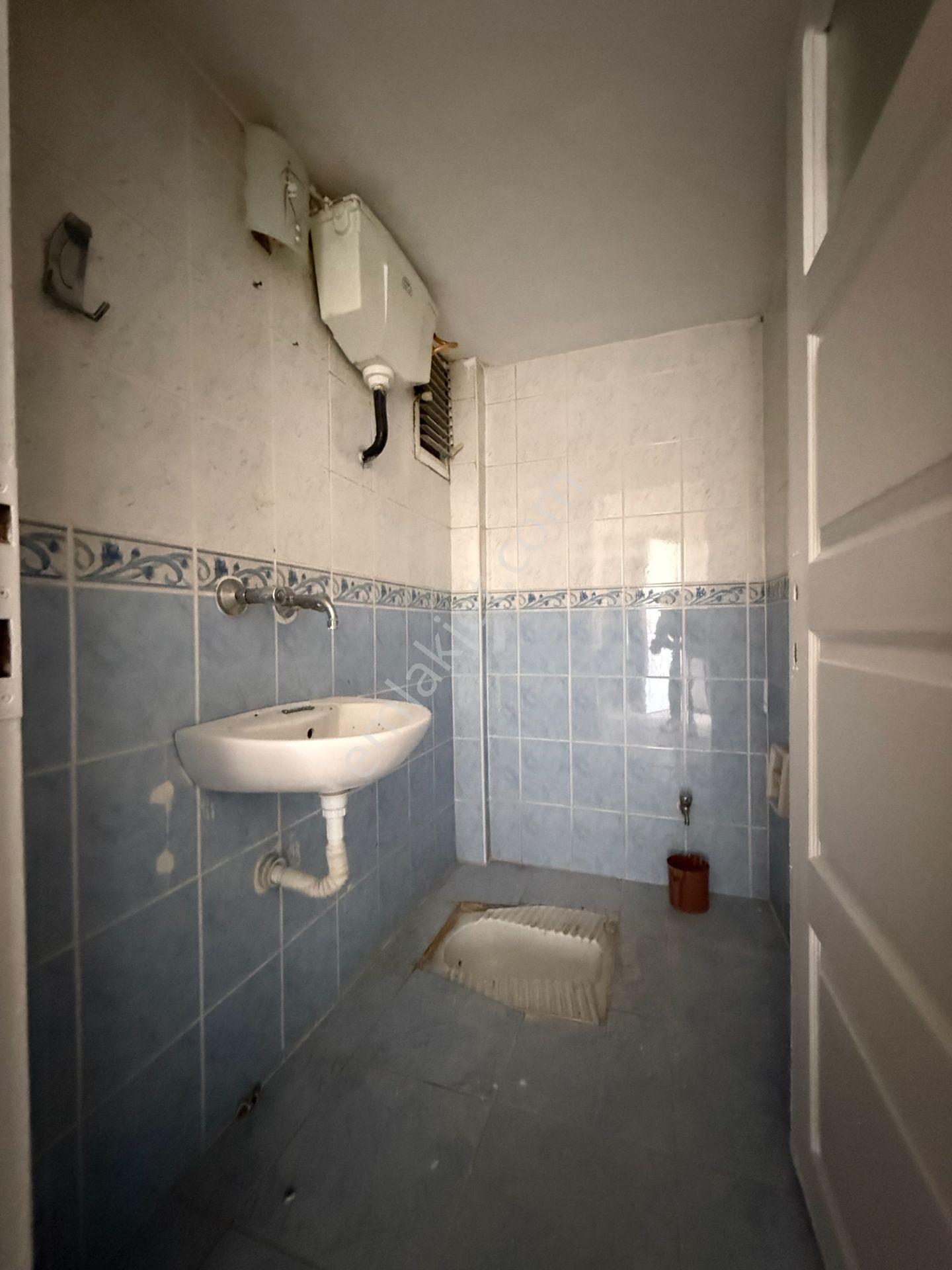Ordu Caddesinde 2+1 100 M2 Hasarsız - Bakımlı Kiralık Daire - Görsel 9