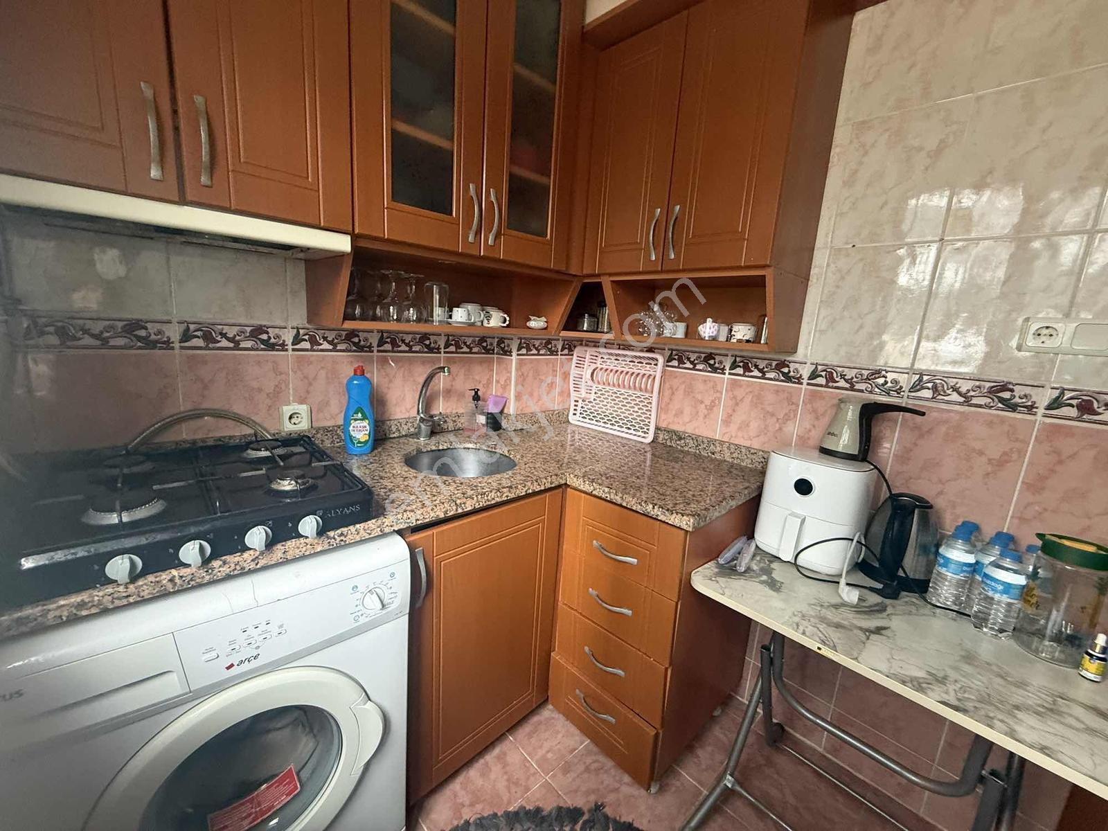 E5 Metroya 15 Dakika Yürüme Kombide 1+1 Ulaşım Rahat Daire