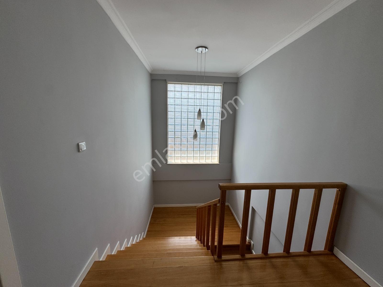 Kavaklı Caddesi E5e Yürüme Mesafesi 6+1 Satılık Taş Villa - Görsel 8