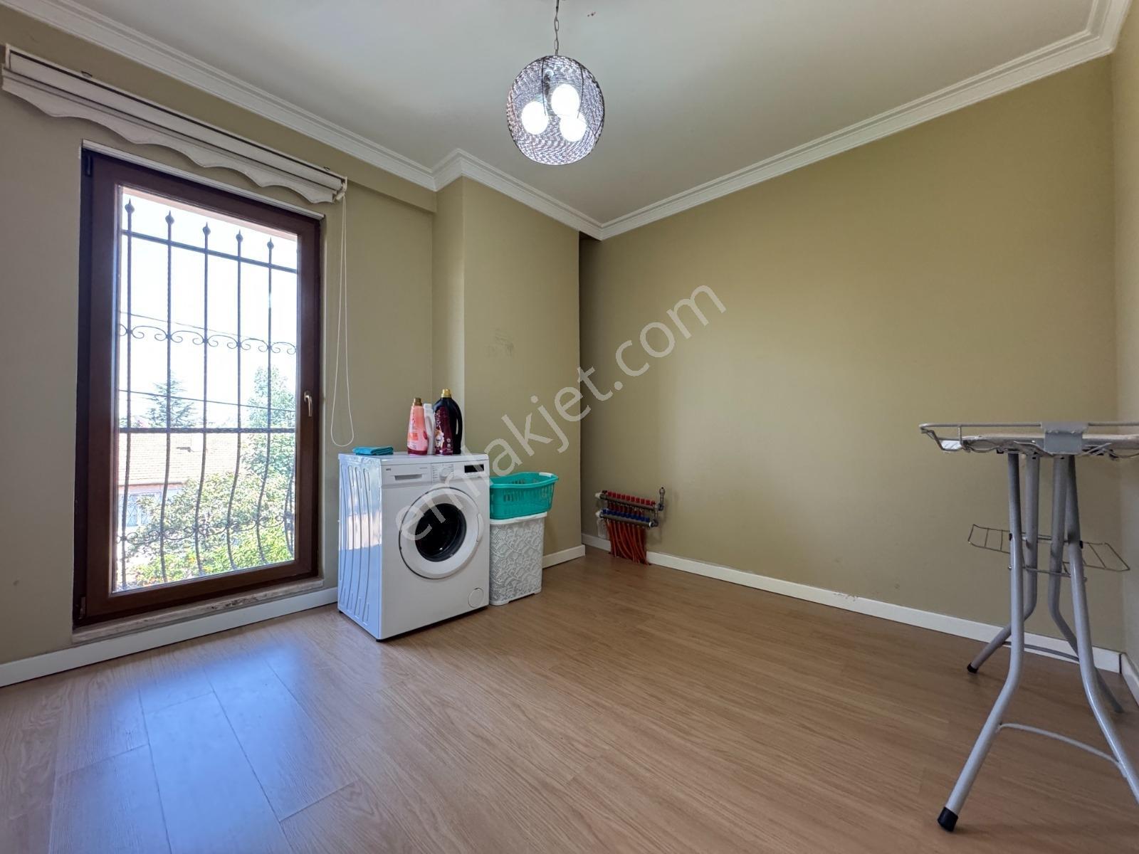 Kavaklı Caddesi E5e Yürüme Mesafesi 6+1 Satılık Taş Villa - Görsel 23