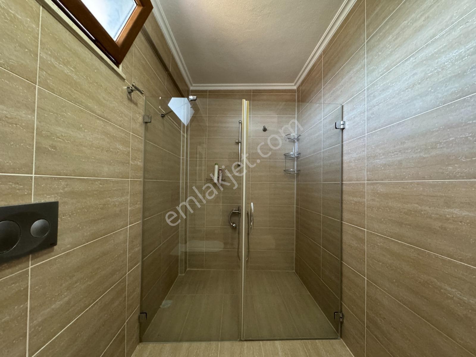 Kavaklı Caddesi E5e Yürüme Mesafesi 6+1 Satılık Taş Villa - Görsel 18