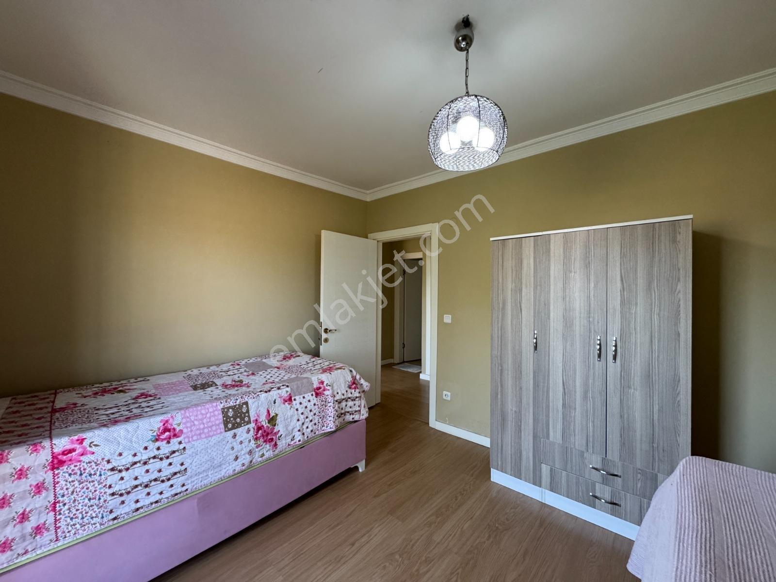 Kavaklı Caddesi E5e Yürüme Mesafesi 6+1 Satılık Taş Villa - Görsel 7