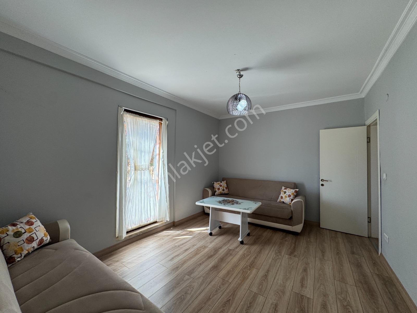 Kavaklı Caddesi E5e Yürüme Mesafesi 6+1 Satılık Taş Villa - Görsel 26