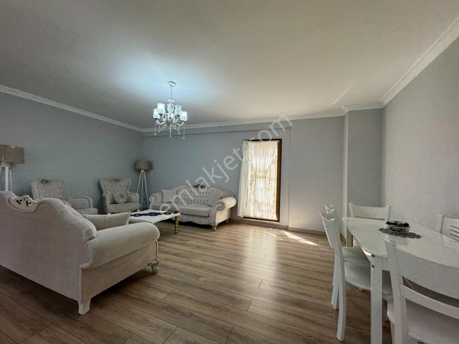 Kavaklı Caddesi E5e Yürüme Mesafesi 6+1 Satılık Taş Villa - Görsel 34