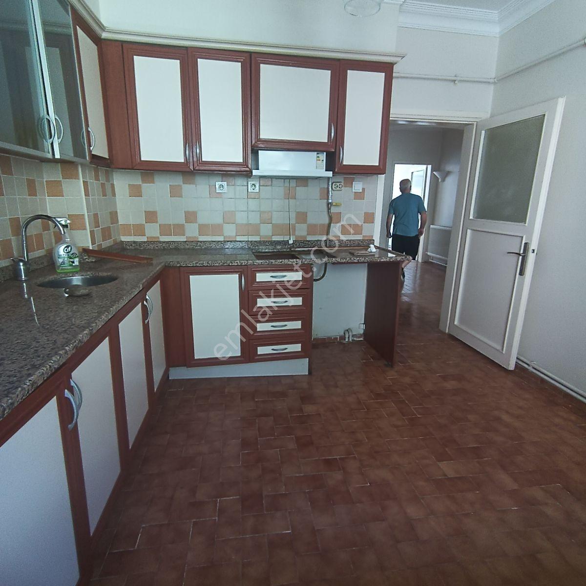 Kağıthane Nurtepe Kiralık Büyük Ara Kat Balkonlu Düz Yerde - Görsel 35