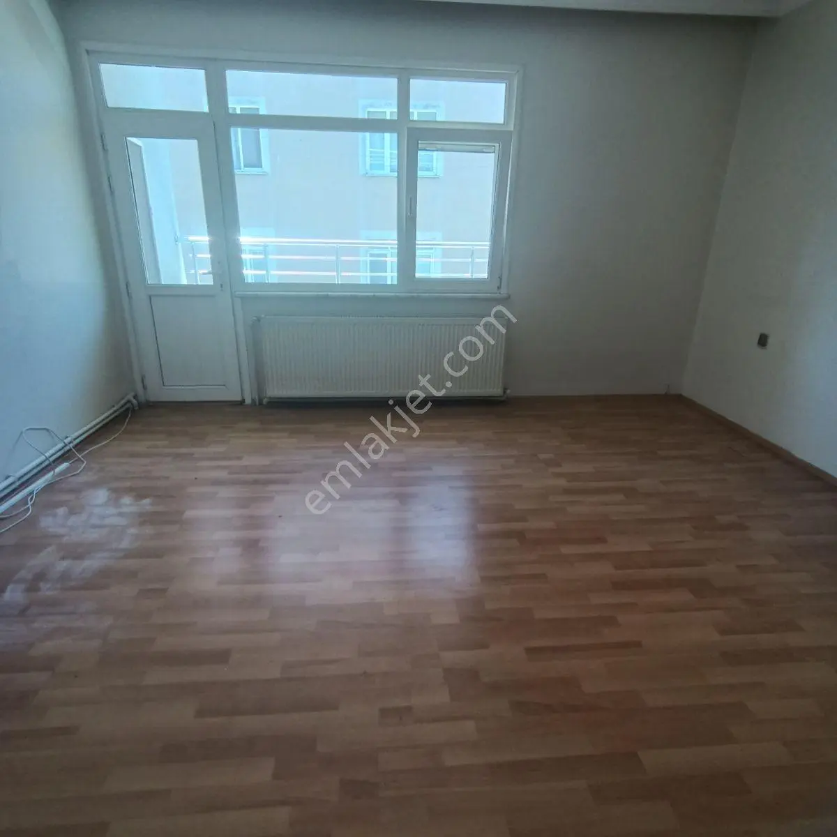Kağıthane Nurtepe Kiralık Büyük Ara Kat Balkonlu Düz Yerde - Görsel 8