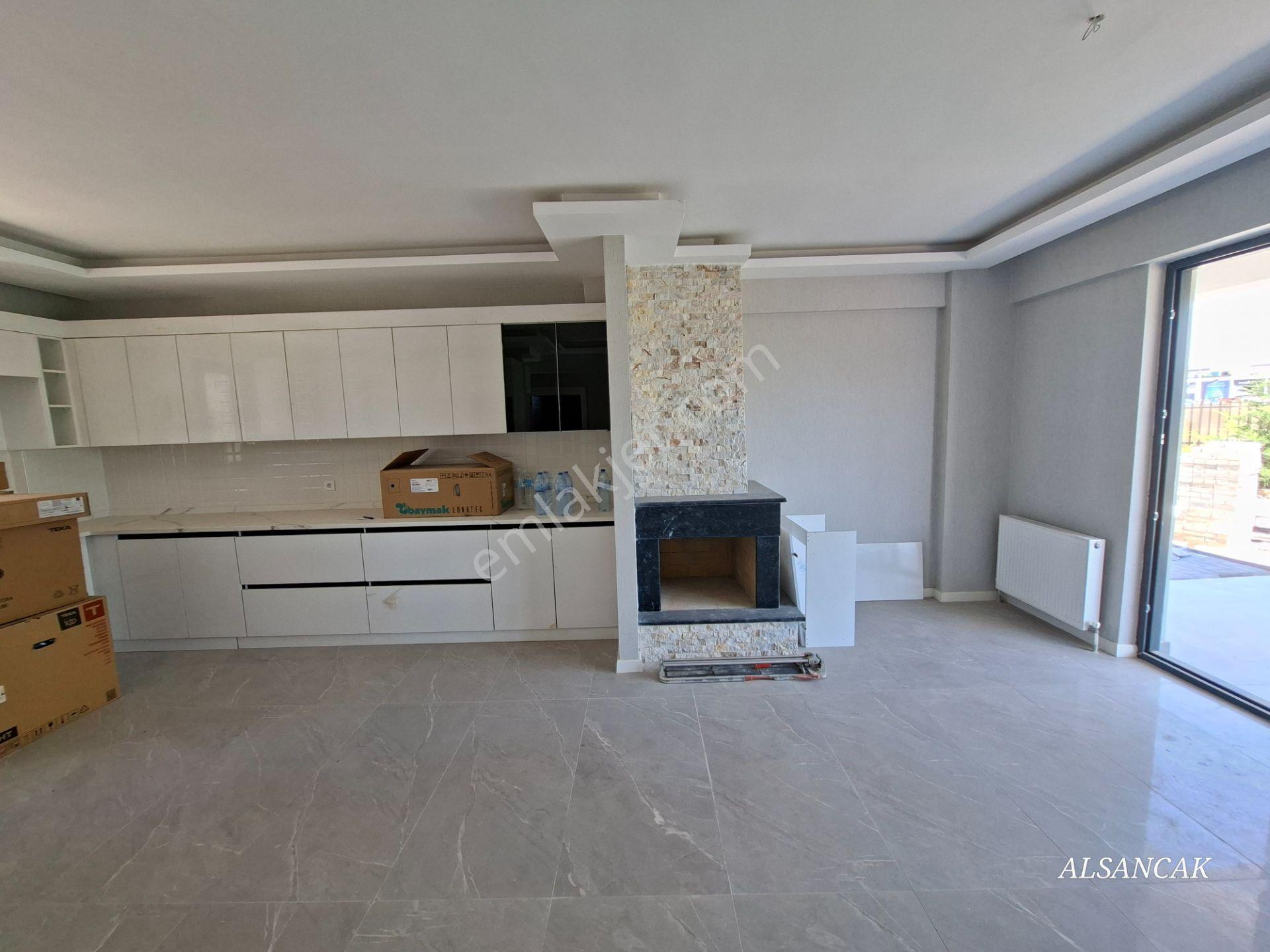 Bağlıca Da Geniş Bahçeli Kiralık Villa 3 Katlı 6+1 Ön Cephe - Görsel 5