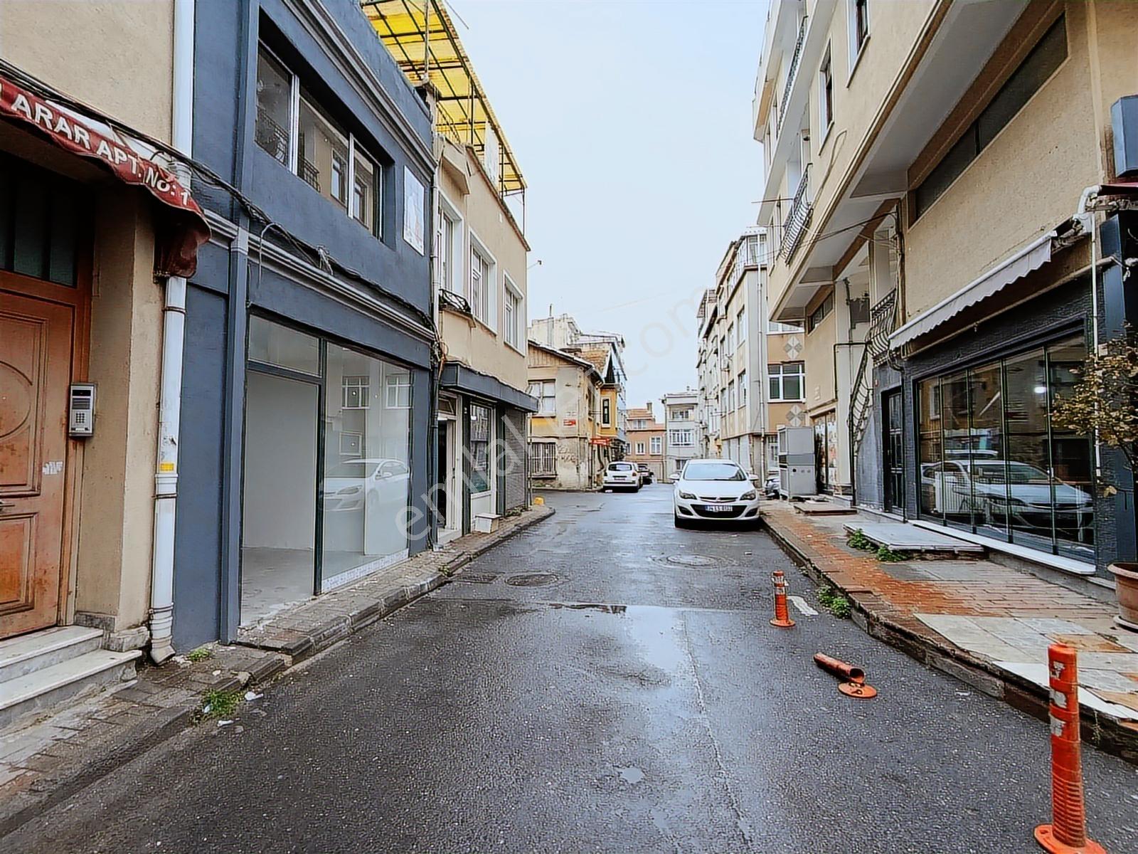 Yedikule'de Kiralık Müstakil Dükkan Mağaza 2 Katlı - Görsel 2