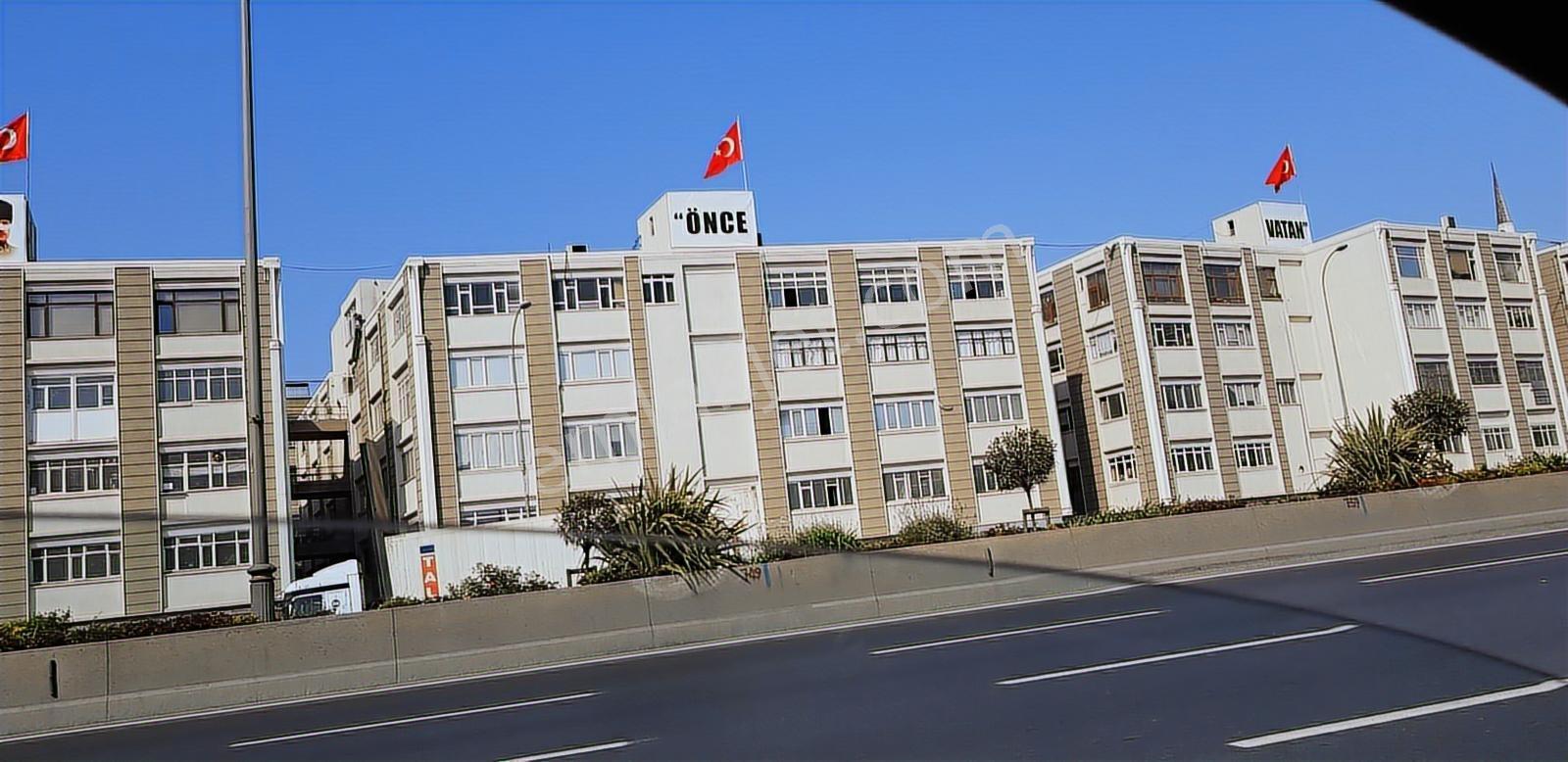 Bayrampaşa Alba Sanayi Sitesinde Satılık Dükkan