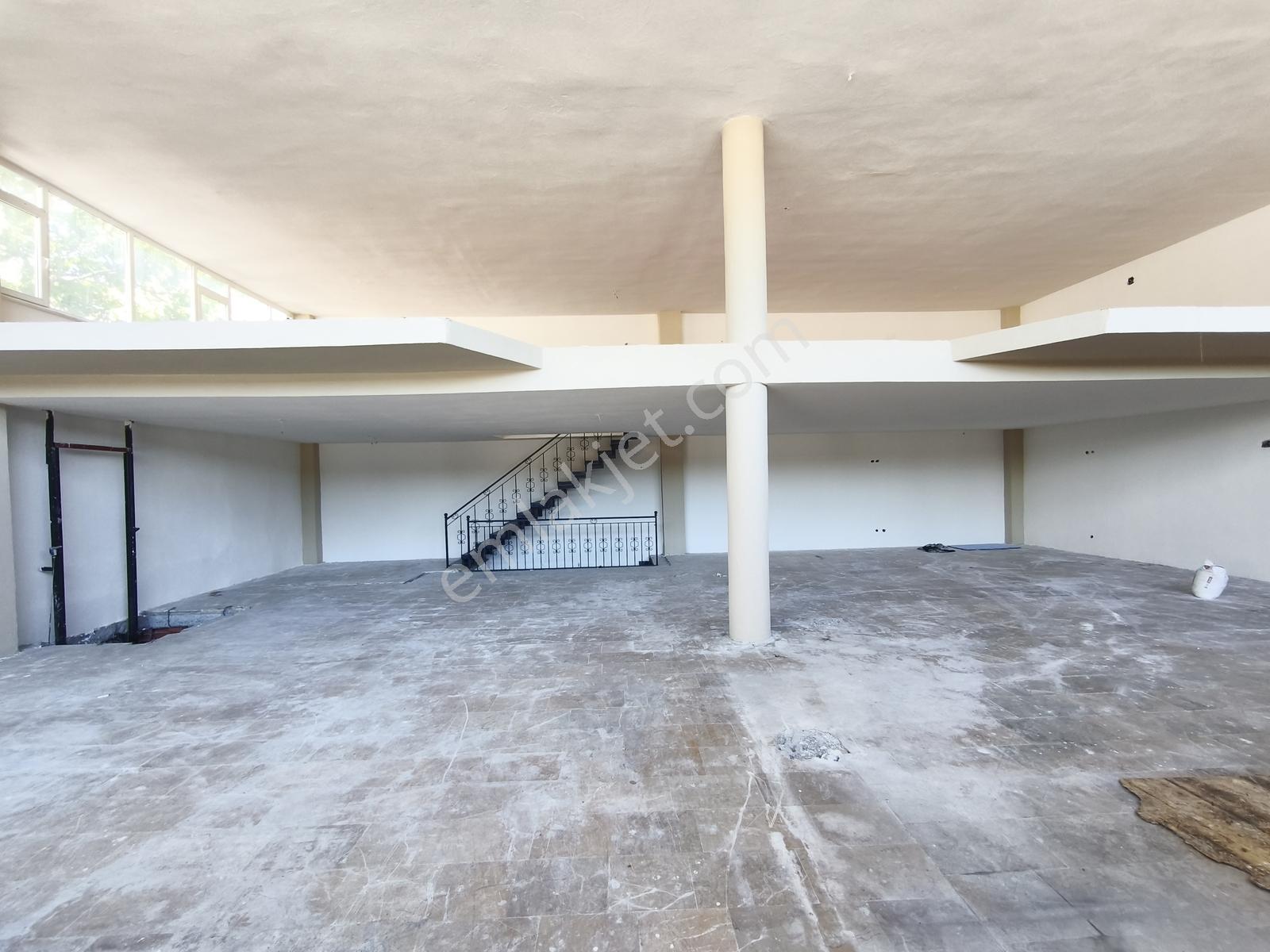 Sultangazi Küçüksanayi Sitesi Kiralık 200+100+200=500 M2 Dükkan - Görsel 7