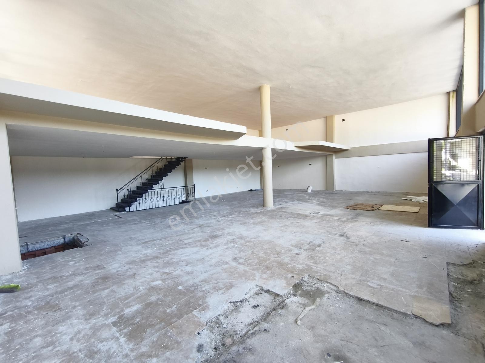 Sultangazi Küçüksanayi Sitesi Kiralık 200+100+200=500 M2 Dükkan - Görsel 20