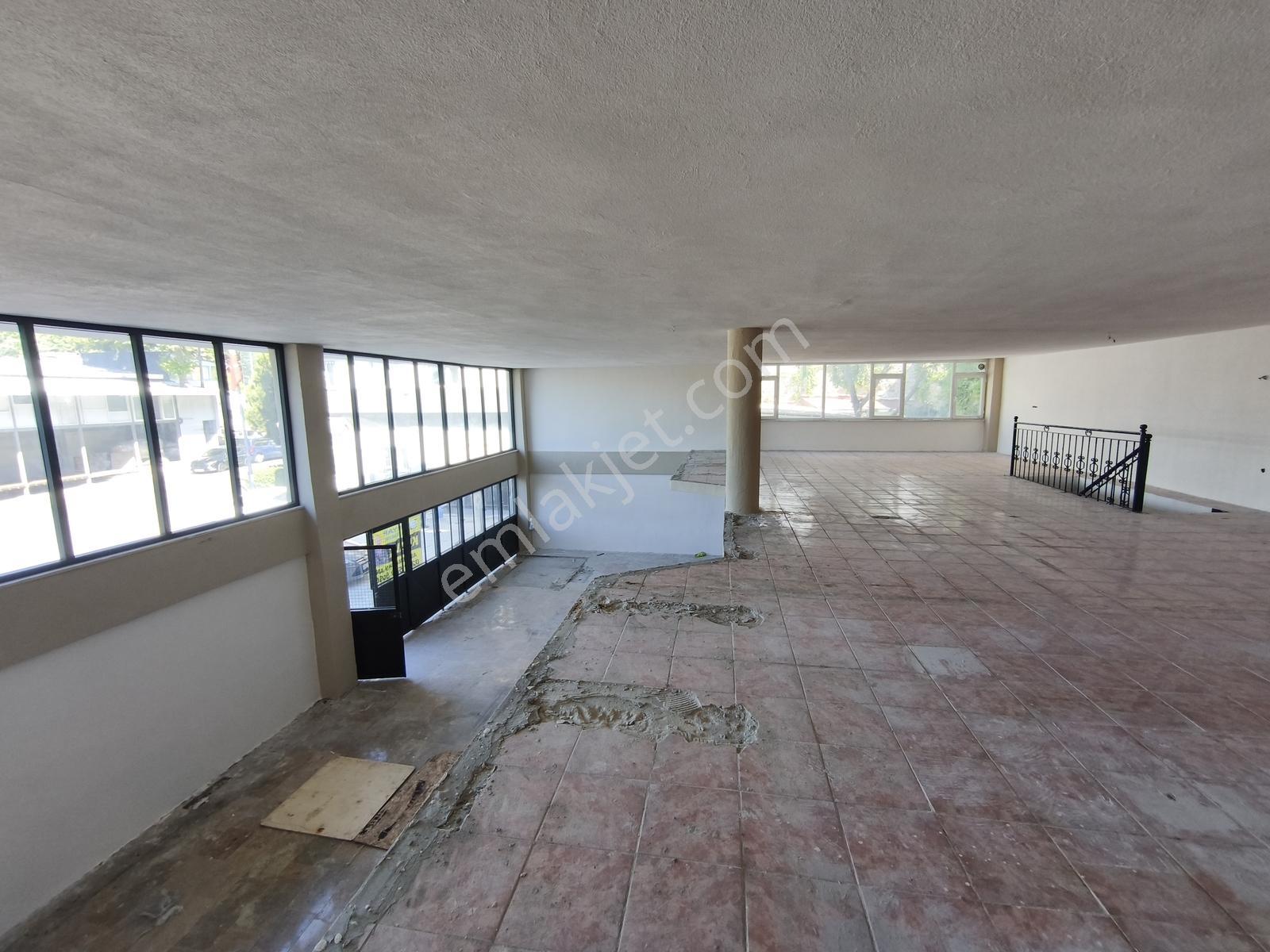 Sultangazi Küçüksanayi Sitesi Kiralık 200+100+200=500 M2 Dükkan - Görsel 18