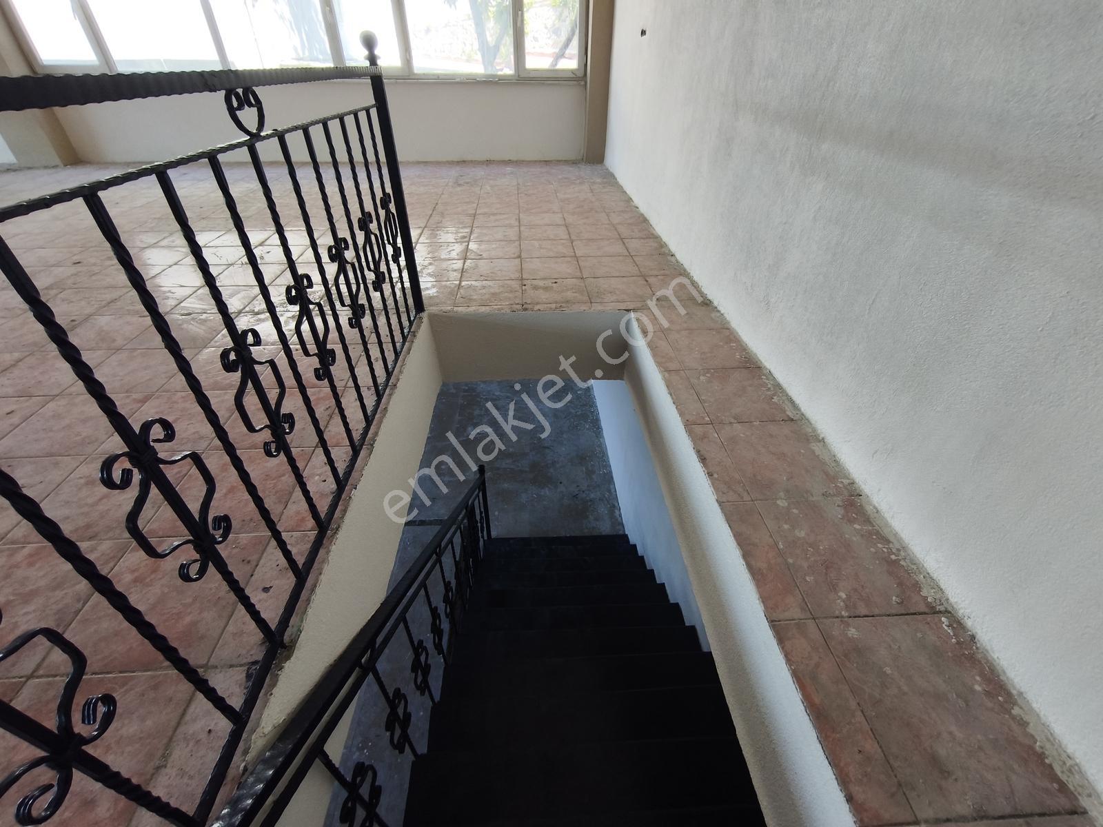 Sultangazi Küçüksanayi Sitesi Kiralık 200+100+200=500 M2 Dükkan - Görsel 16