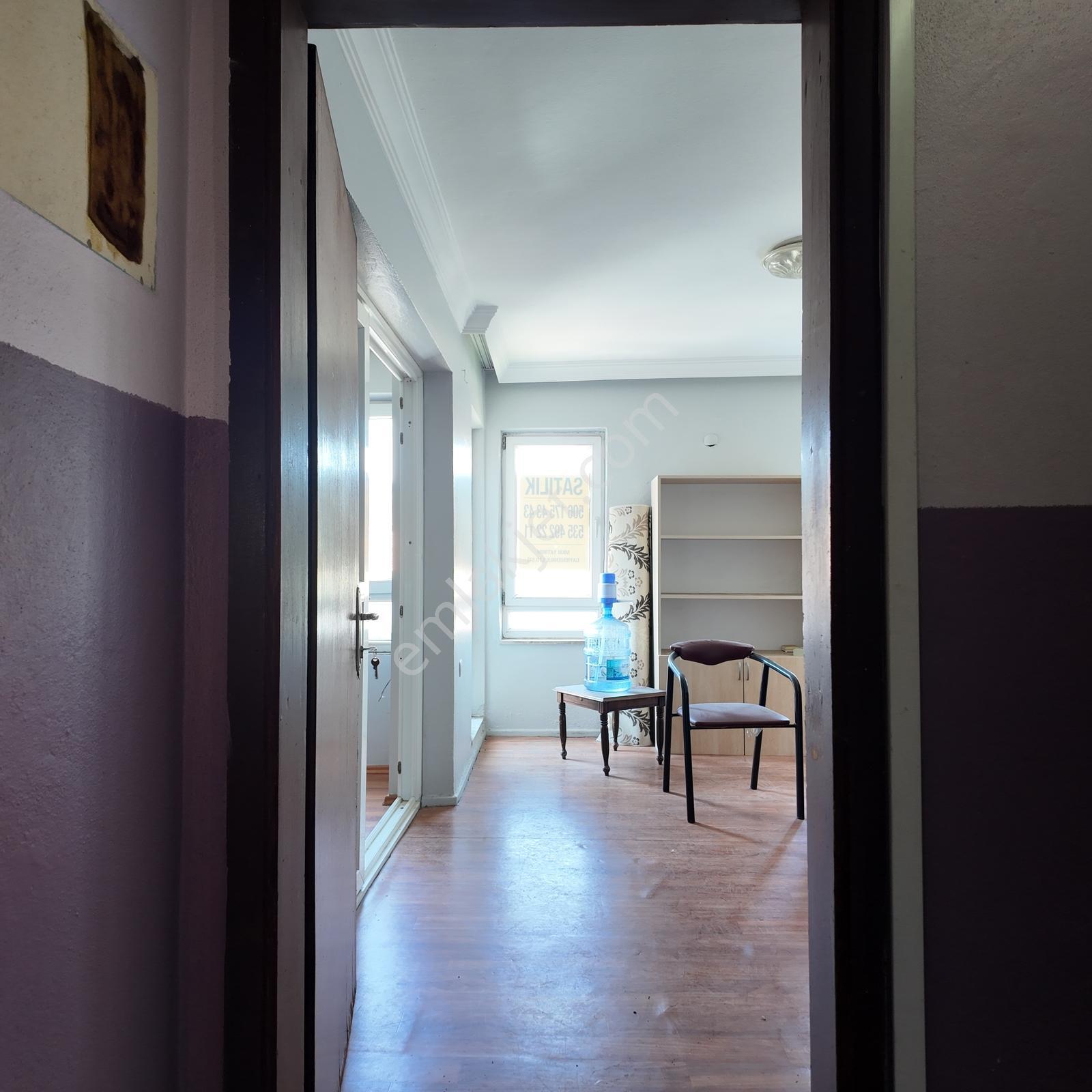Şehrin Kalbi Merkez Çarşıda 1.kat Çok Amaçlı 35 M2 Ofis İşyeri - Görsel 2