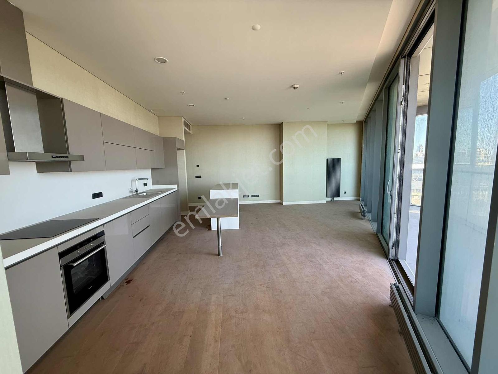 Skyland Vadistanbul Satılık 25m2 Teraslı Rezidans 0 Kullanılmadı