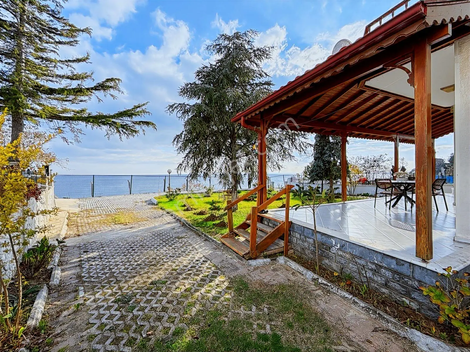Önü Kapanmaz Deniz Manzaralı Köşe Parsel Satılık Müstakil Villa - Görsel 3