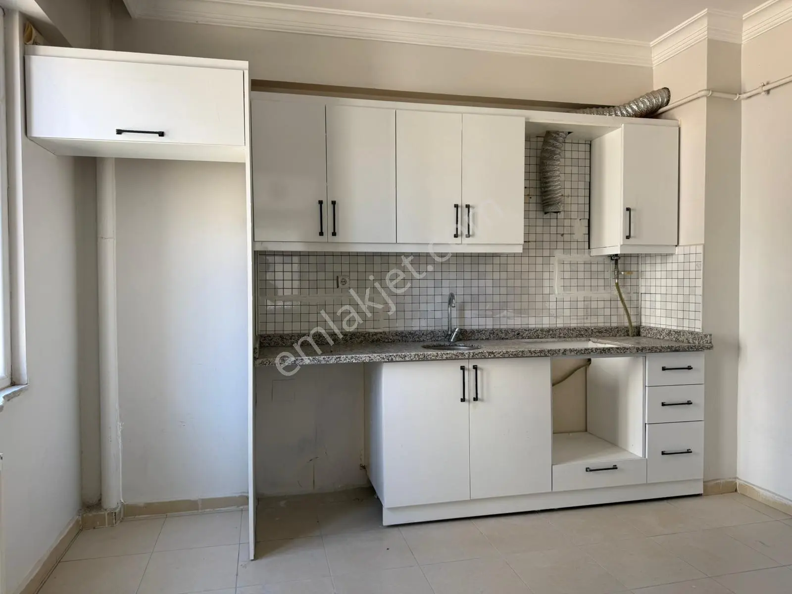 Süleymanşah Mahallesinde Kiralık Cakma 4+1 Daire