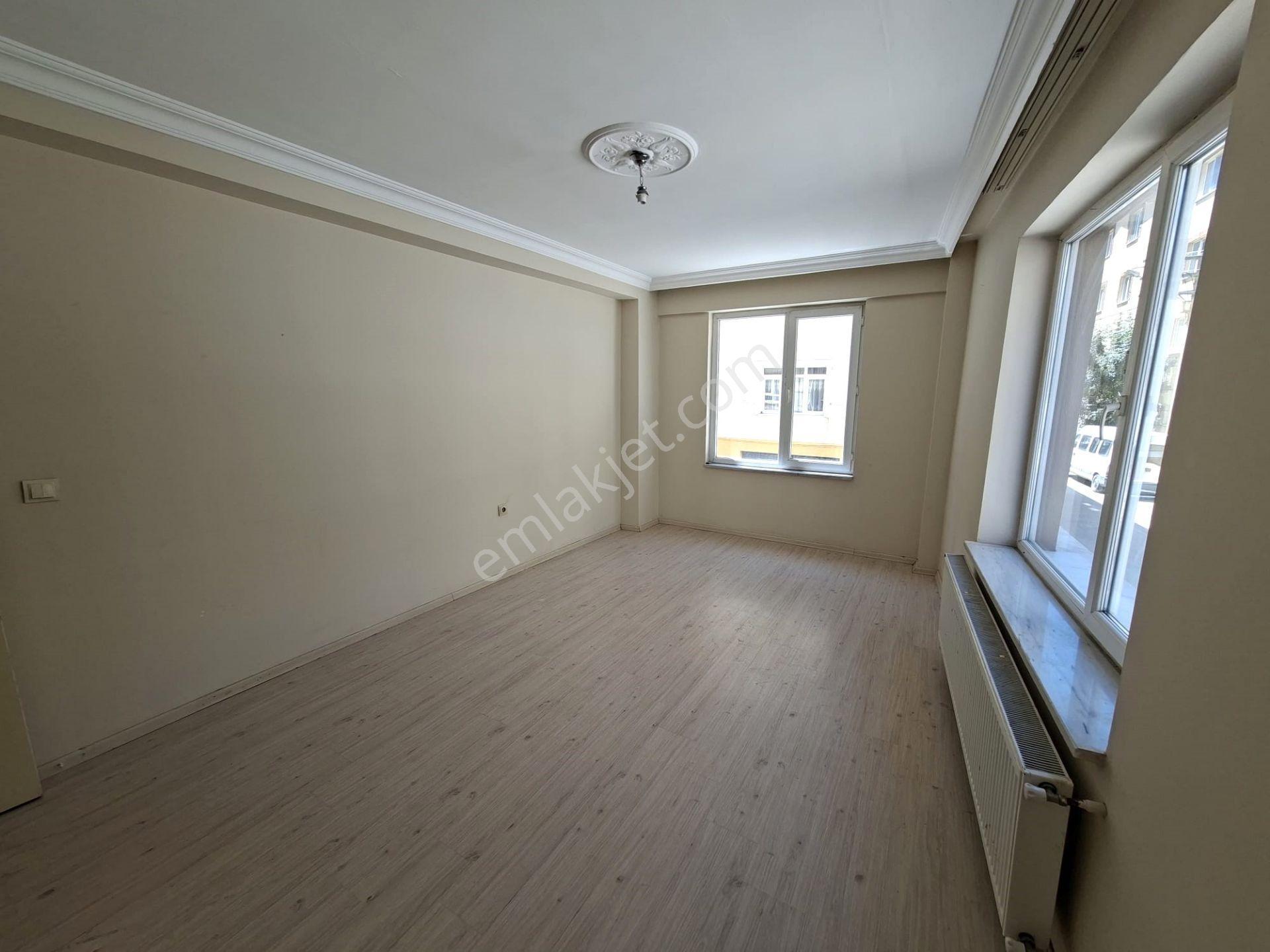Recep Ümit'ten Gaffar Okkan Caddesi Yanında Satılık 2+1 Asansörlü Daire - Görsel 15