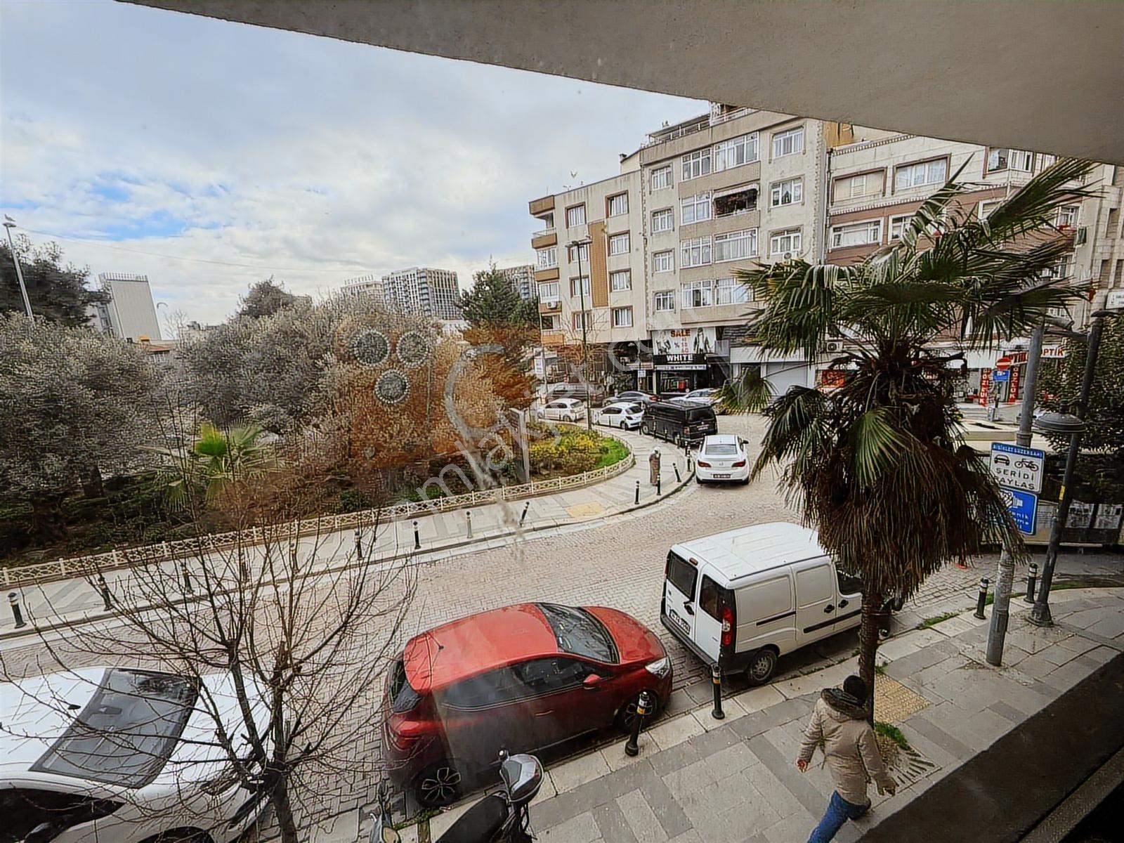 Zeytinburnun'da Köşe Başı Geniş Cepheli Prestijli Dükkan - Görsel 8