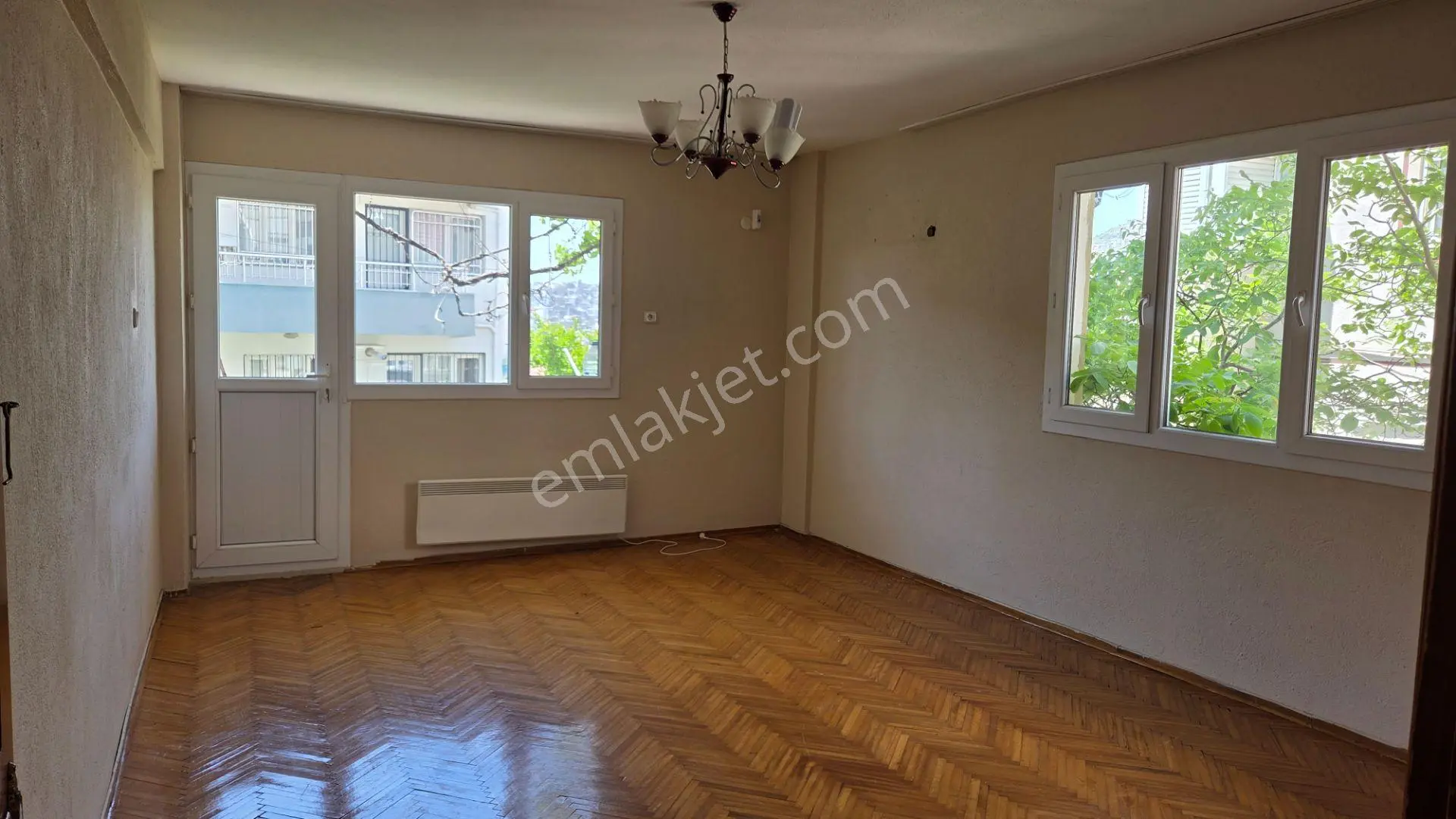 Atatürk Mahallesinde Merkezi Konumda 2+1 Kiralık Daire | 98 M²