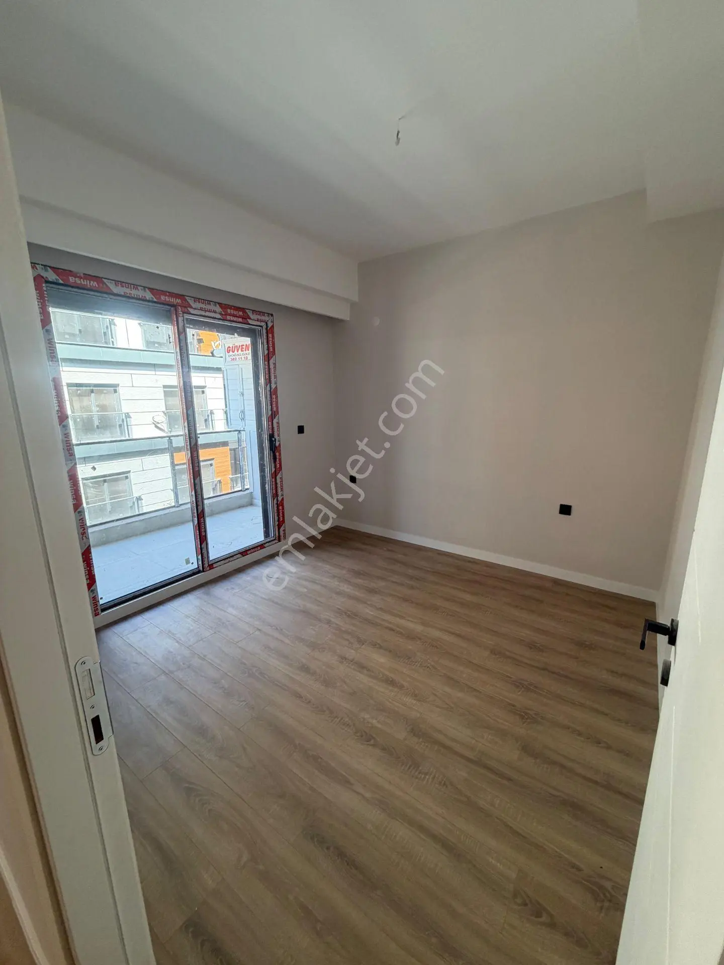 Seyrek Ara Kat Kiralık Havuz Cephe Daire
