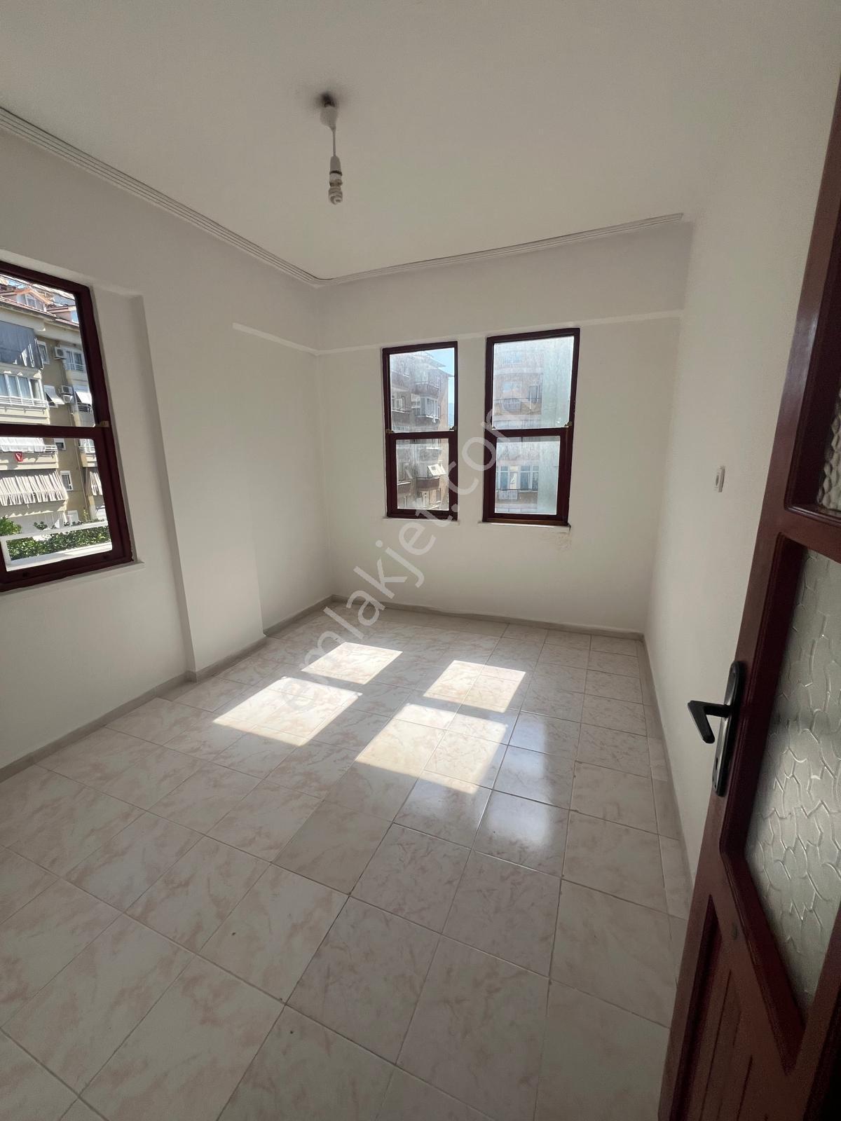 Alanya Merkez'de Nüfus Civarı 2+1 Ayrı Mutfak Kiralık Daire - Görsel 5