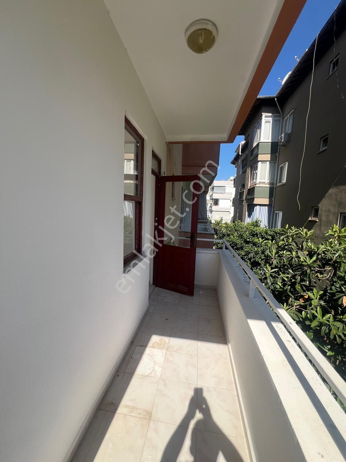 Alanya Merkez'de Nüfus Civarı 2+1 Ayrı Mutfak Kiralık Daire - Görsel 3