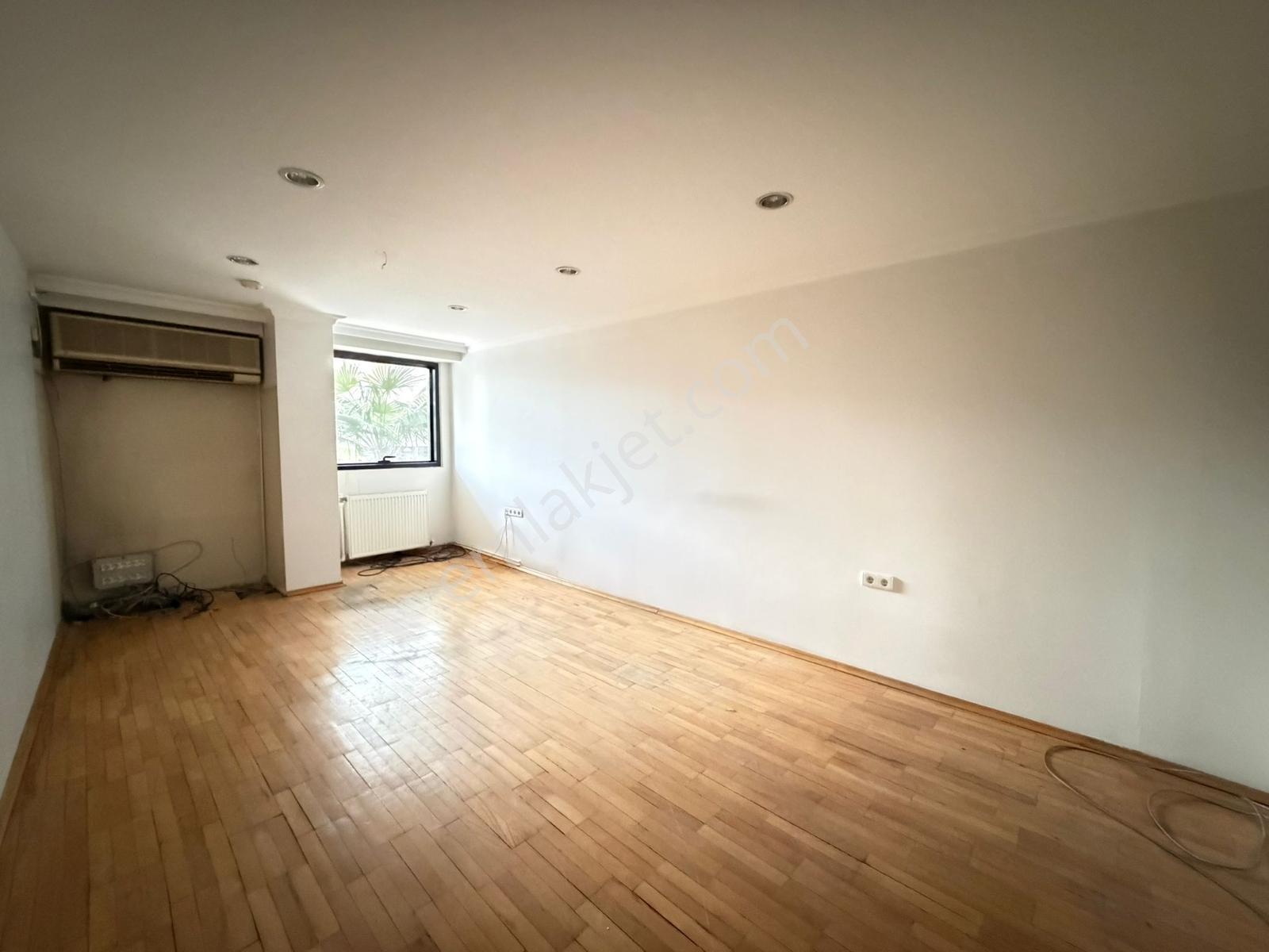 Zeytinburnun'da Köşe Başı Geniş Cepheli Kiralık Prestijli Dükkan - Görsel 16