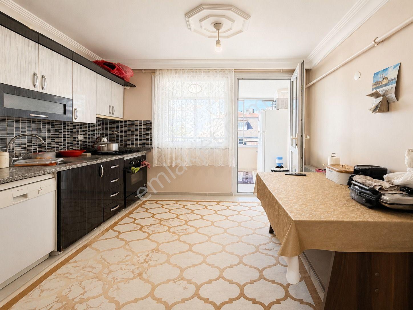 Kredi Uygun 2+1 Daire Arakat Ana Cadde 3 Dk Merkezi Konumda Aile Apartmanı - Görsel 4