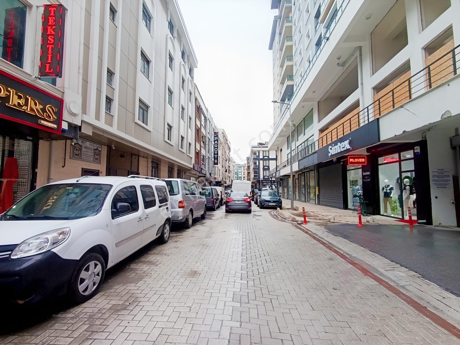 Zeytinburnu Beştelsiz Toki Kuran Sitesinde Kiralık Dükkan 110 M2 - Görsel 14