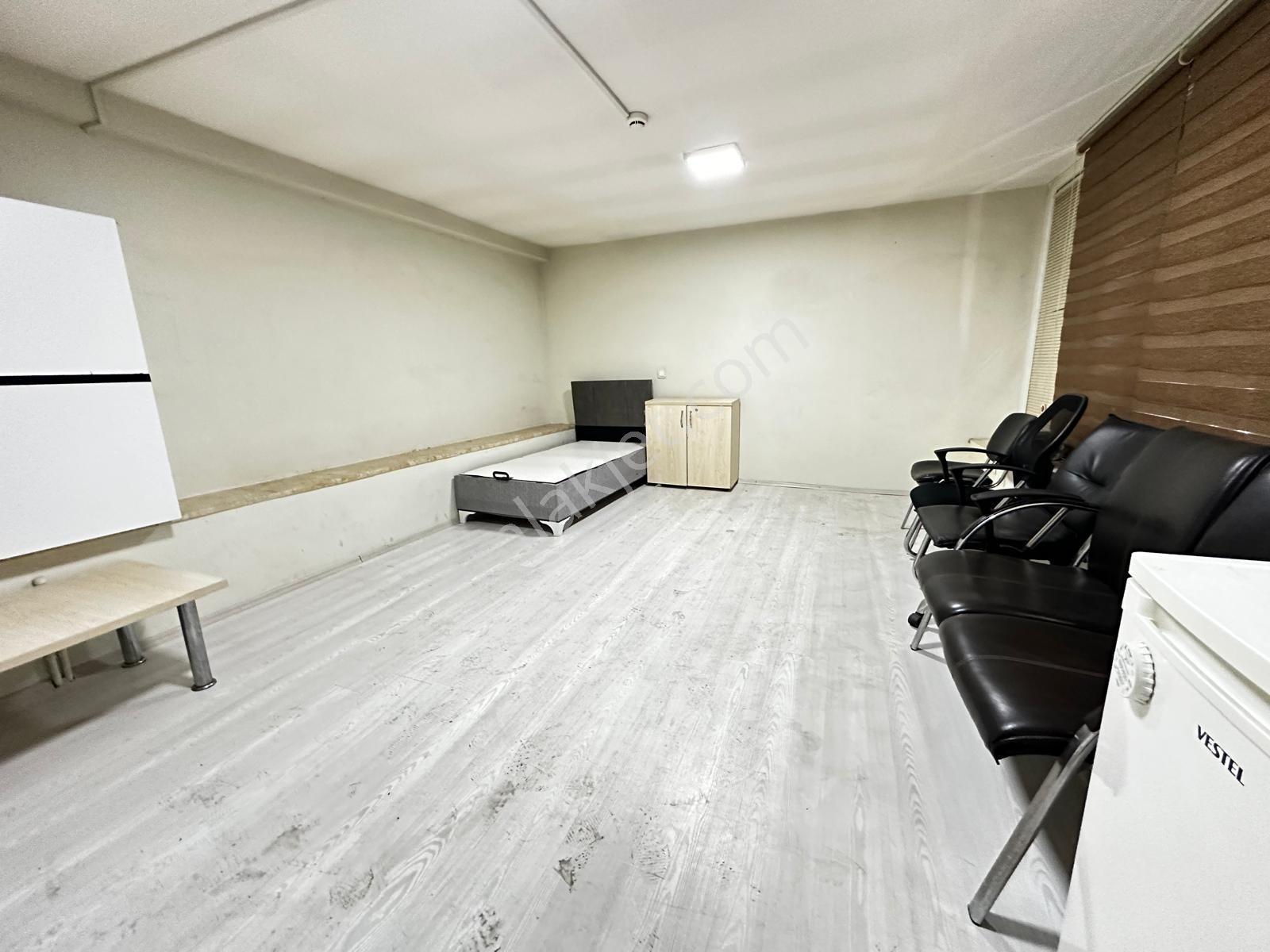 İstoç Oto Ticaret Merkezi Kiralık Dükkan 130 M2 Nefise Kasap - Görsel 3
