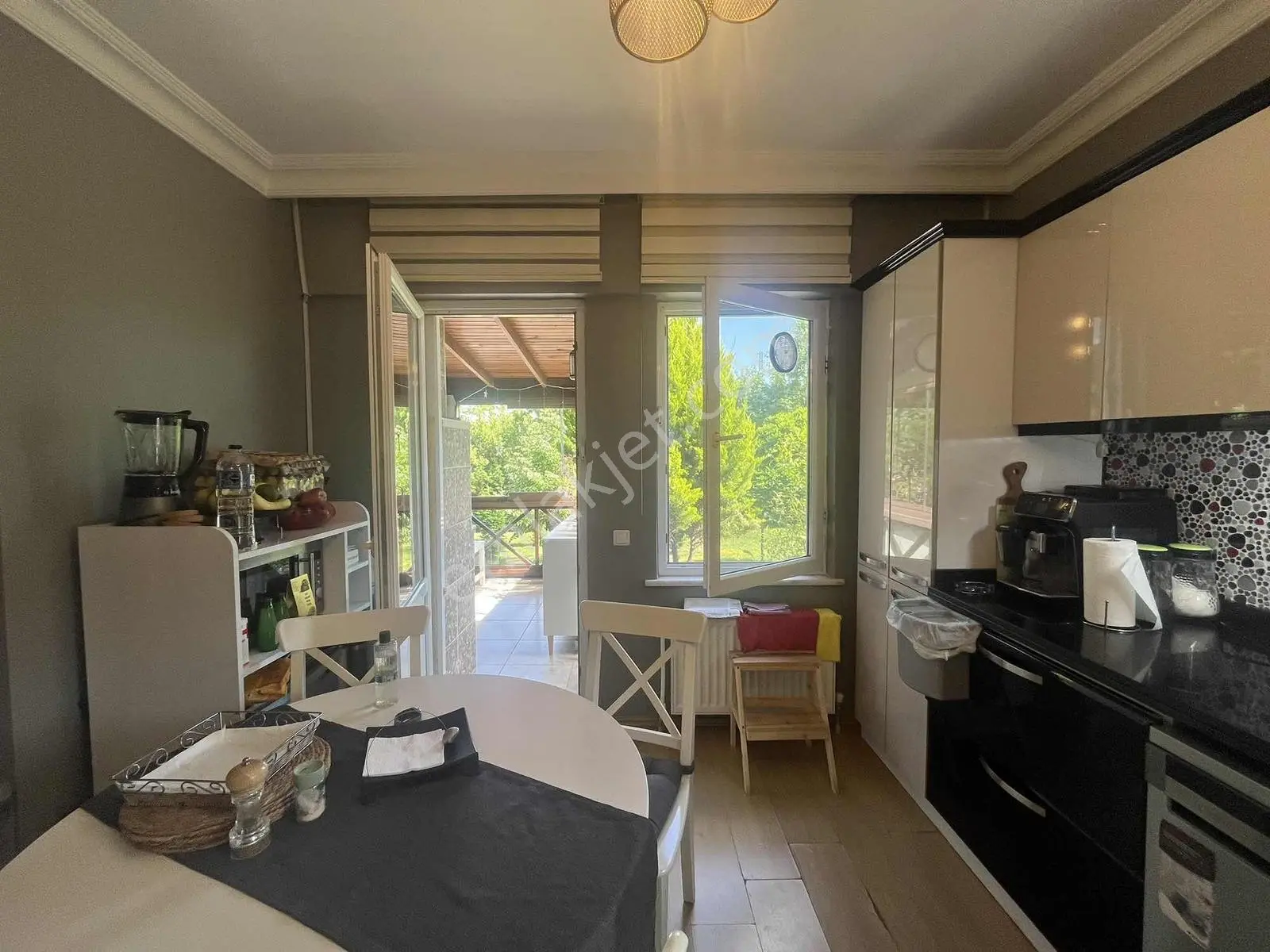 Salkım Sitesinde Geniş Bahçeli Önü Açık Villa - Görsel 3