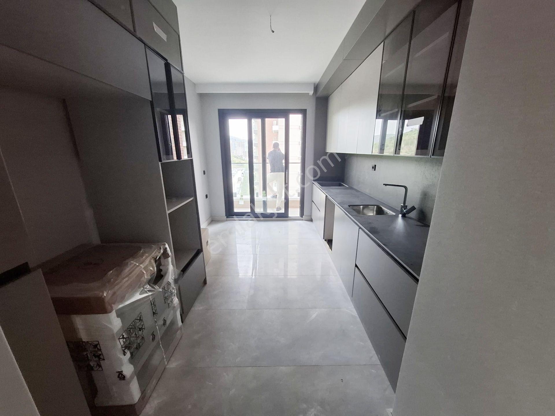 Gamador Galya Center'da 3+1 Sıfır Manzaralı 7/24 Güvenlikli - Görsel 9