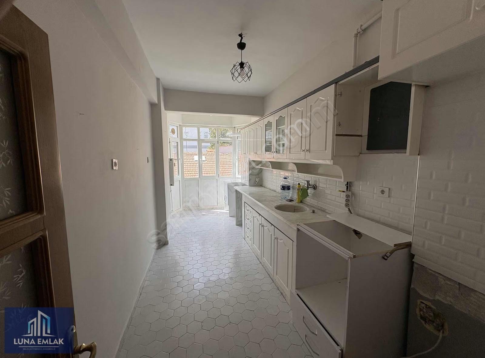 Luna'dan 56 Lar'da Gülsüm Sami Okulu Bitişiği Kiralık Daire.... - Görsel 6