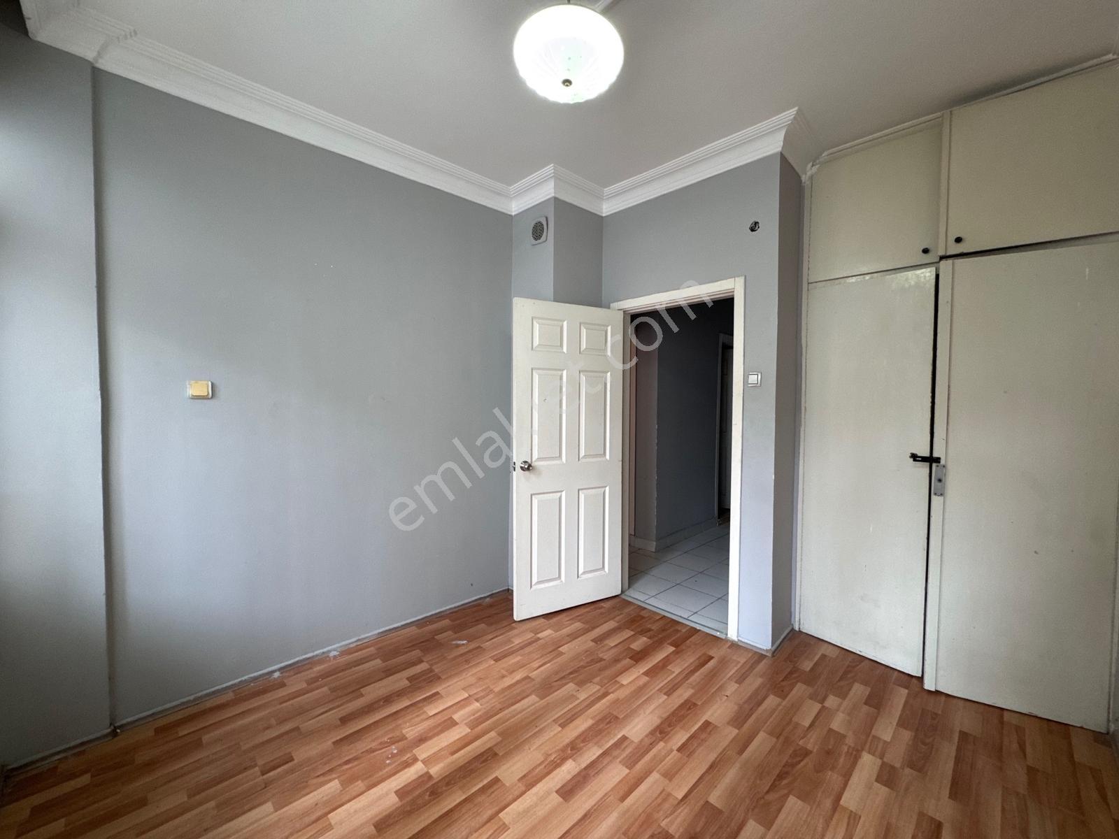 Güllük'te Cadde Üzeri Bakımlı 120m2 Balkonlu Daire - Görsel 7