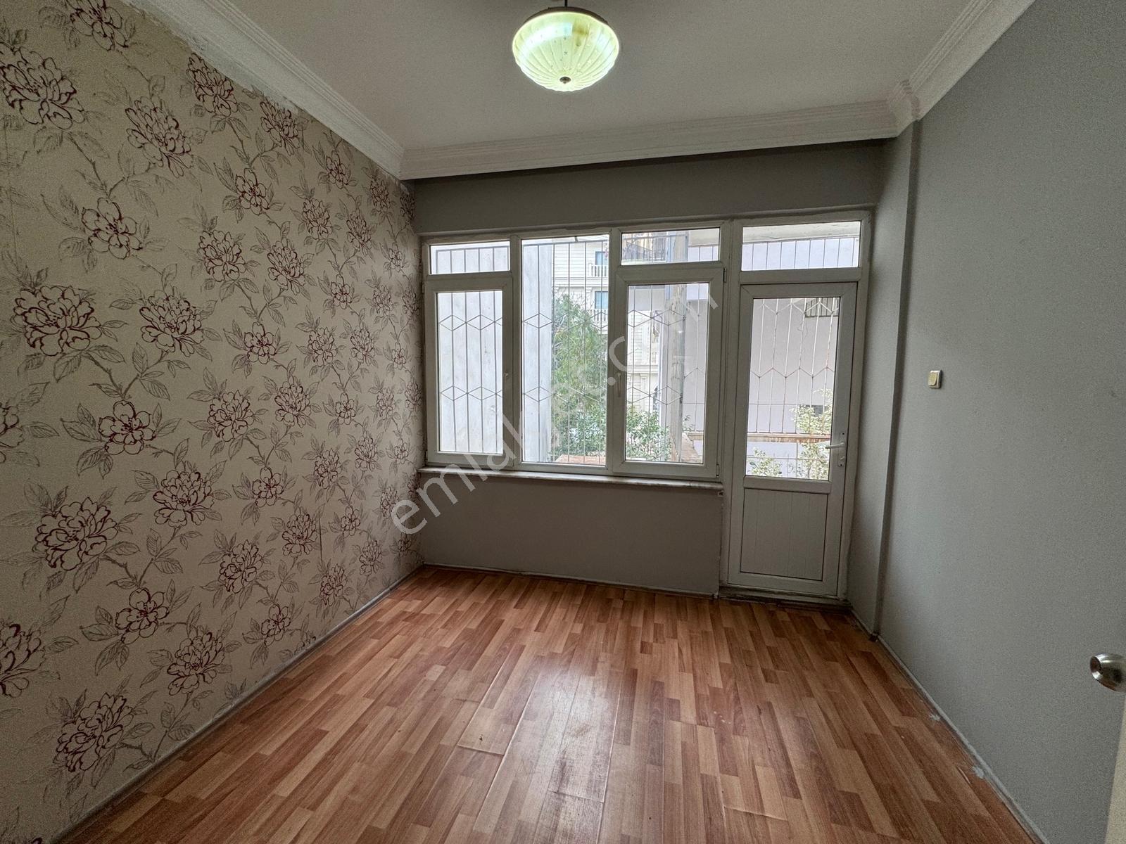 Güllük'te Cadde Üzeri Bakımlı 120m2 Balkonlu Daire - Görsel 25