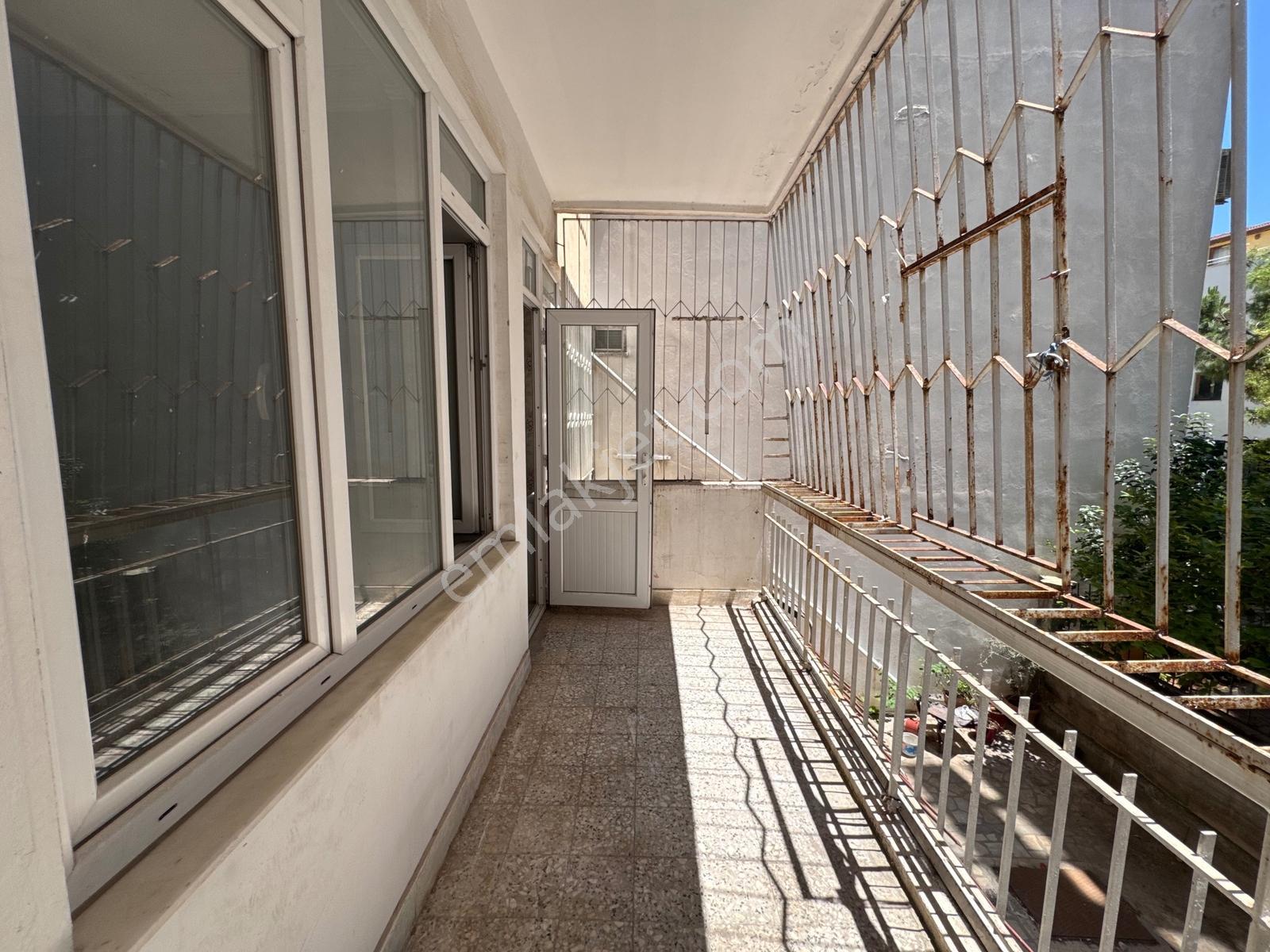 Güllük'te Cadde Üzeri Bakımlı 120m2 Balkonlu Daire - Görsel 16